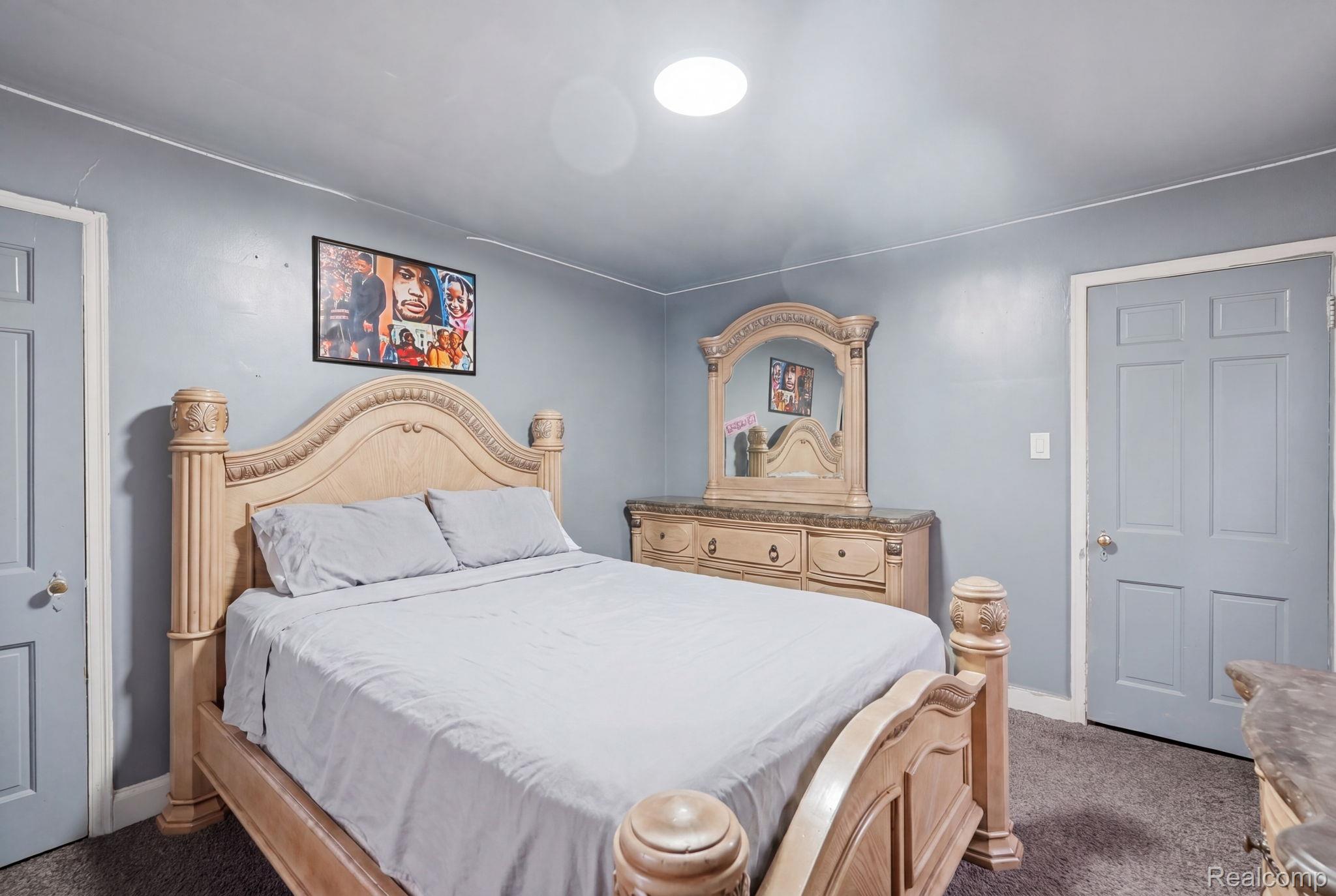 5566 W Outer Drive Property Photo 15