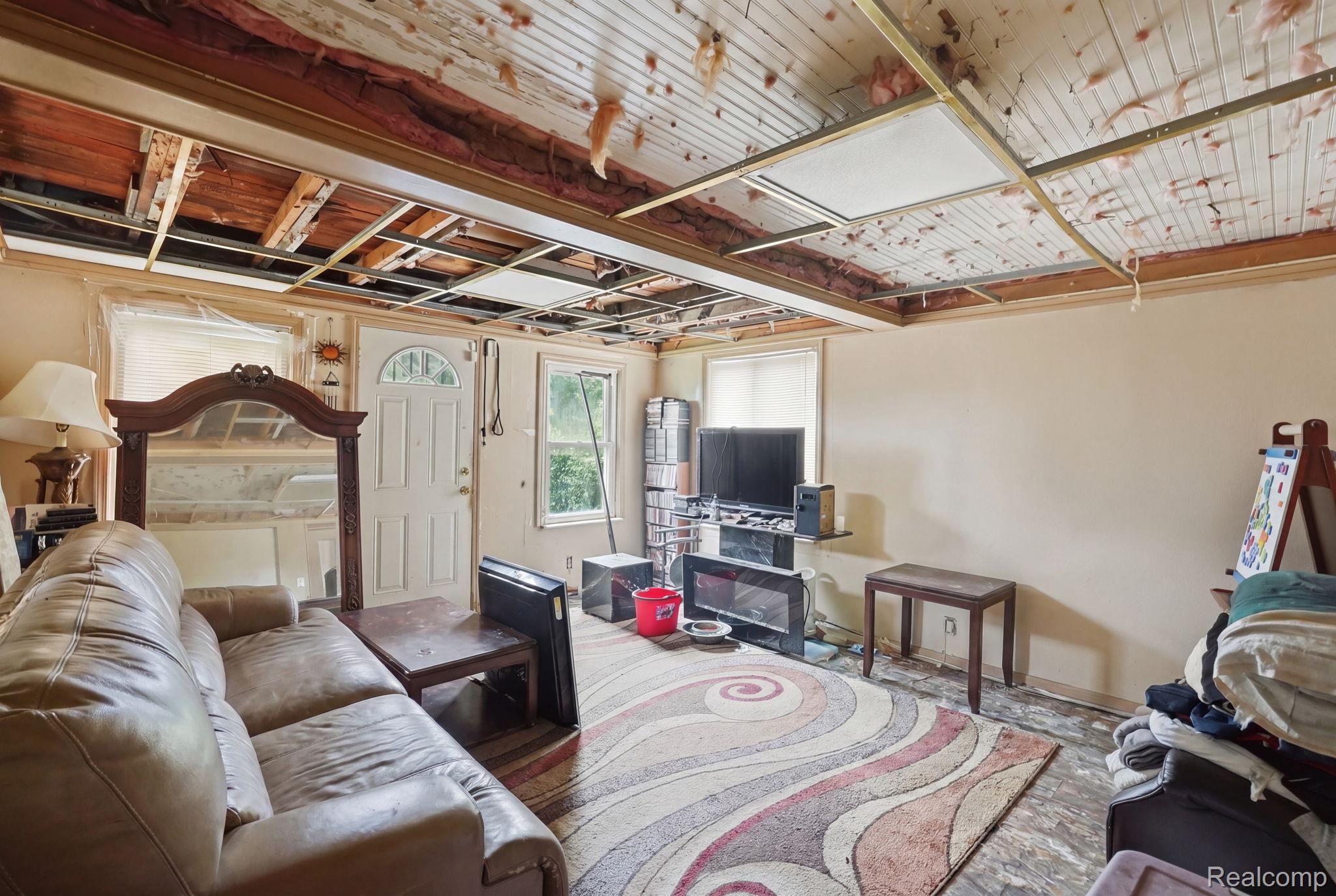 5566 W Outer Drive Property Photo 25