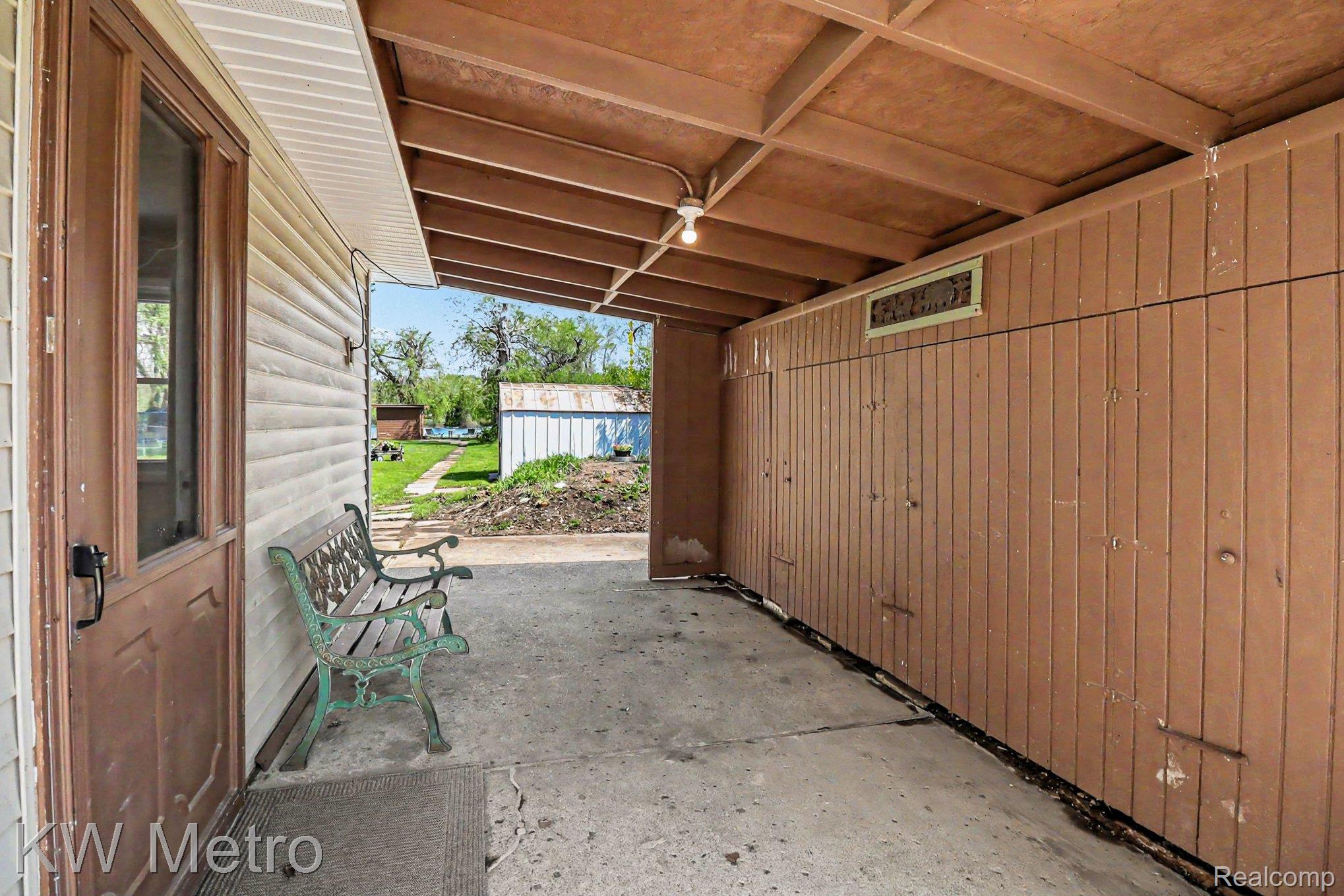 657 Dunleavy Drive Property Photo 4