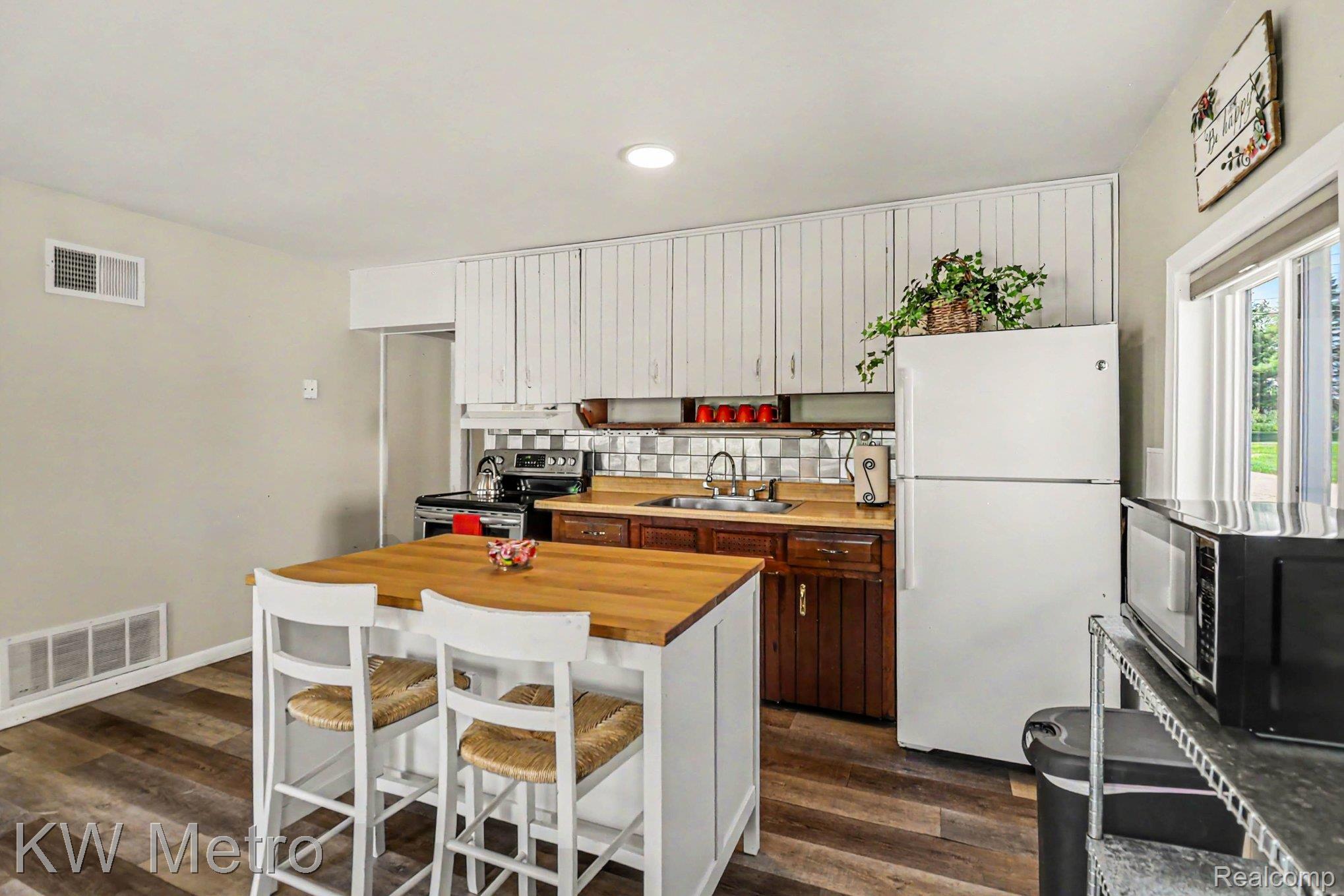 657 Dunleavy Drive Property Photo 11
