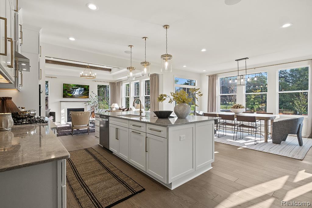 1055 Overlook Drive Property Photo 9
