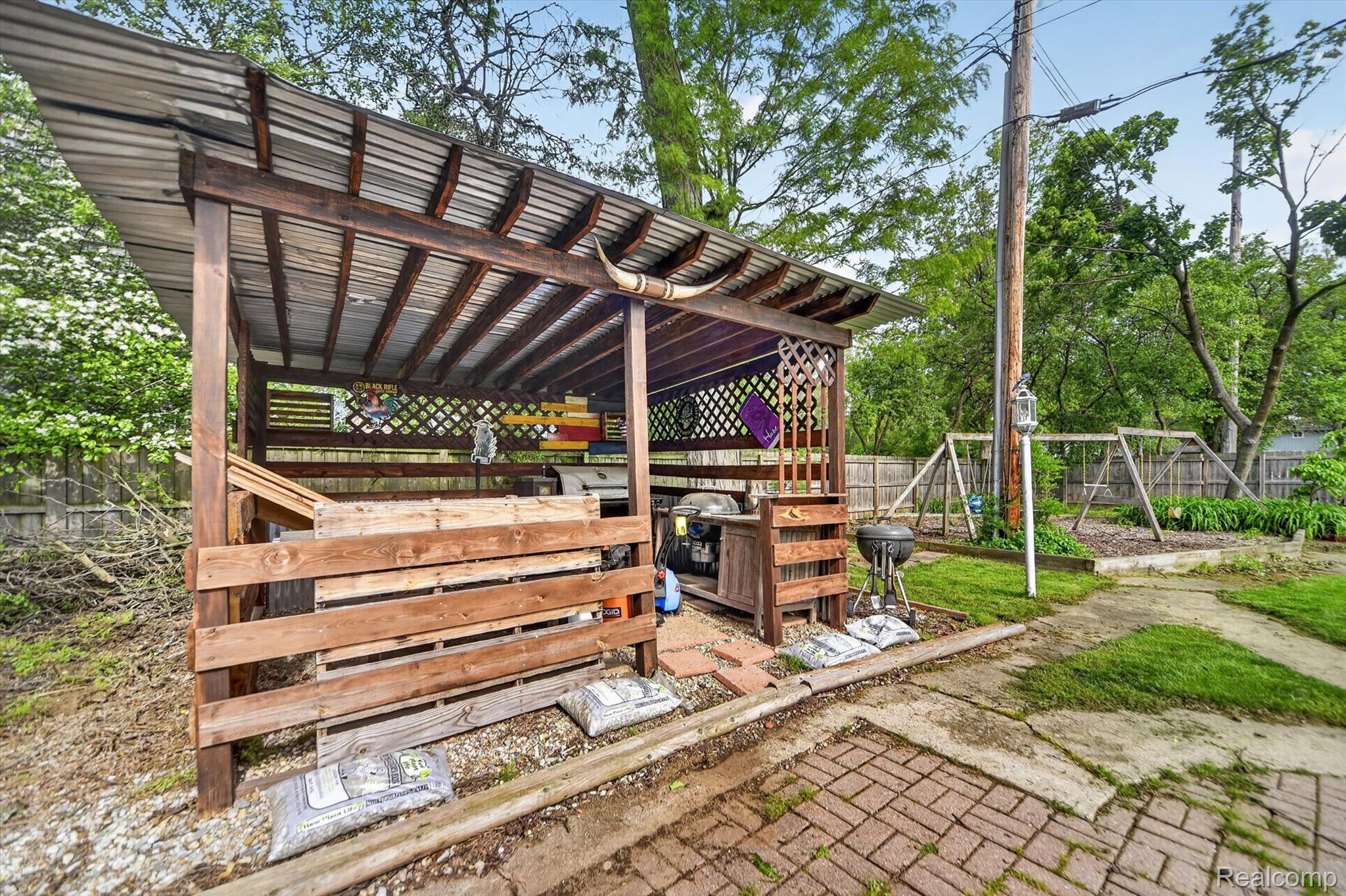 1404 Harvard Road Property Photo 44