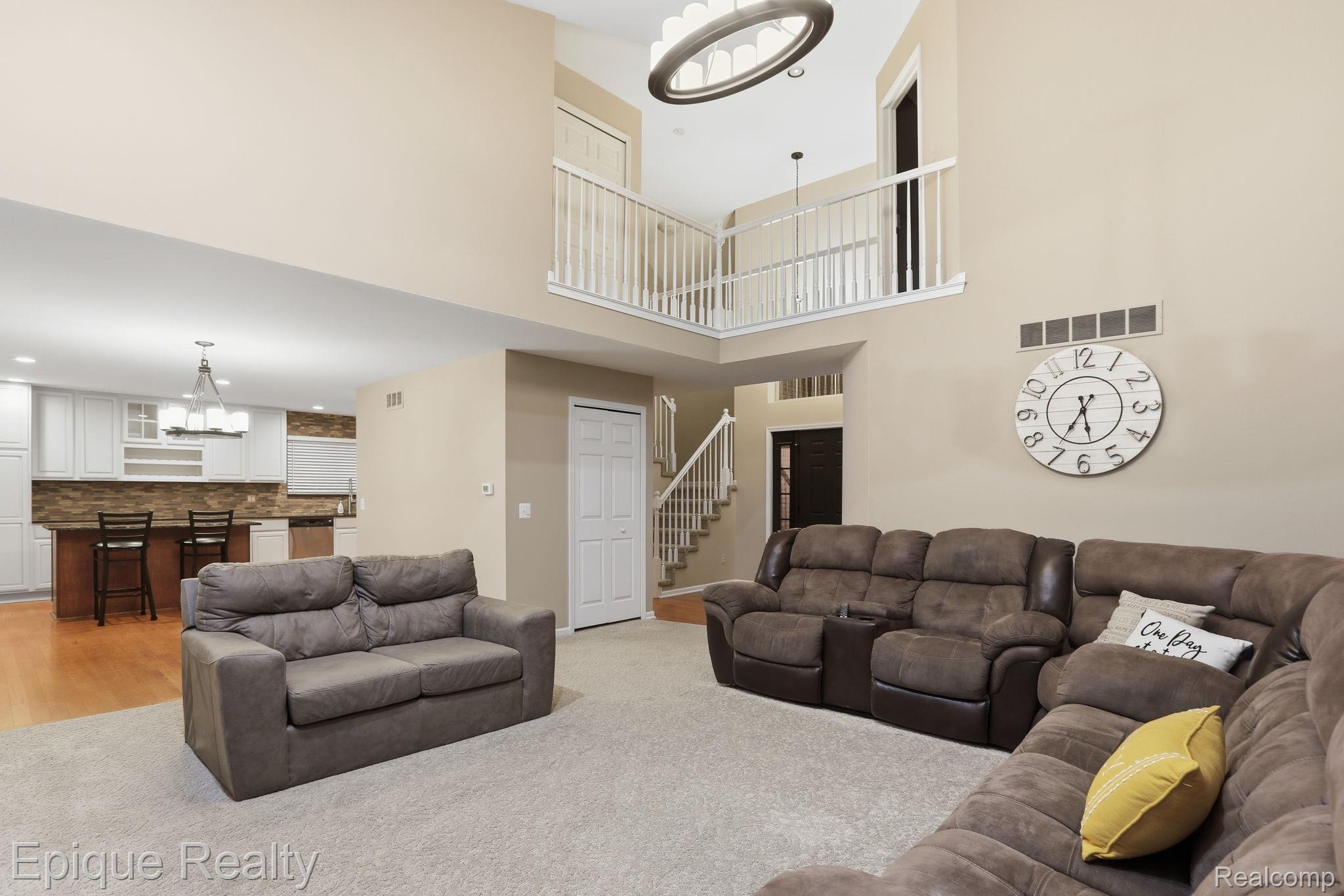 21370 Carlton Drive Property Photo 10