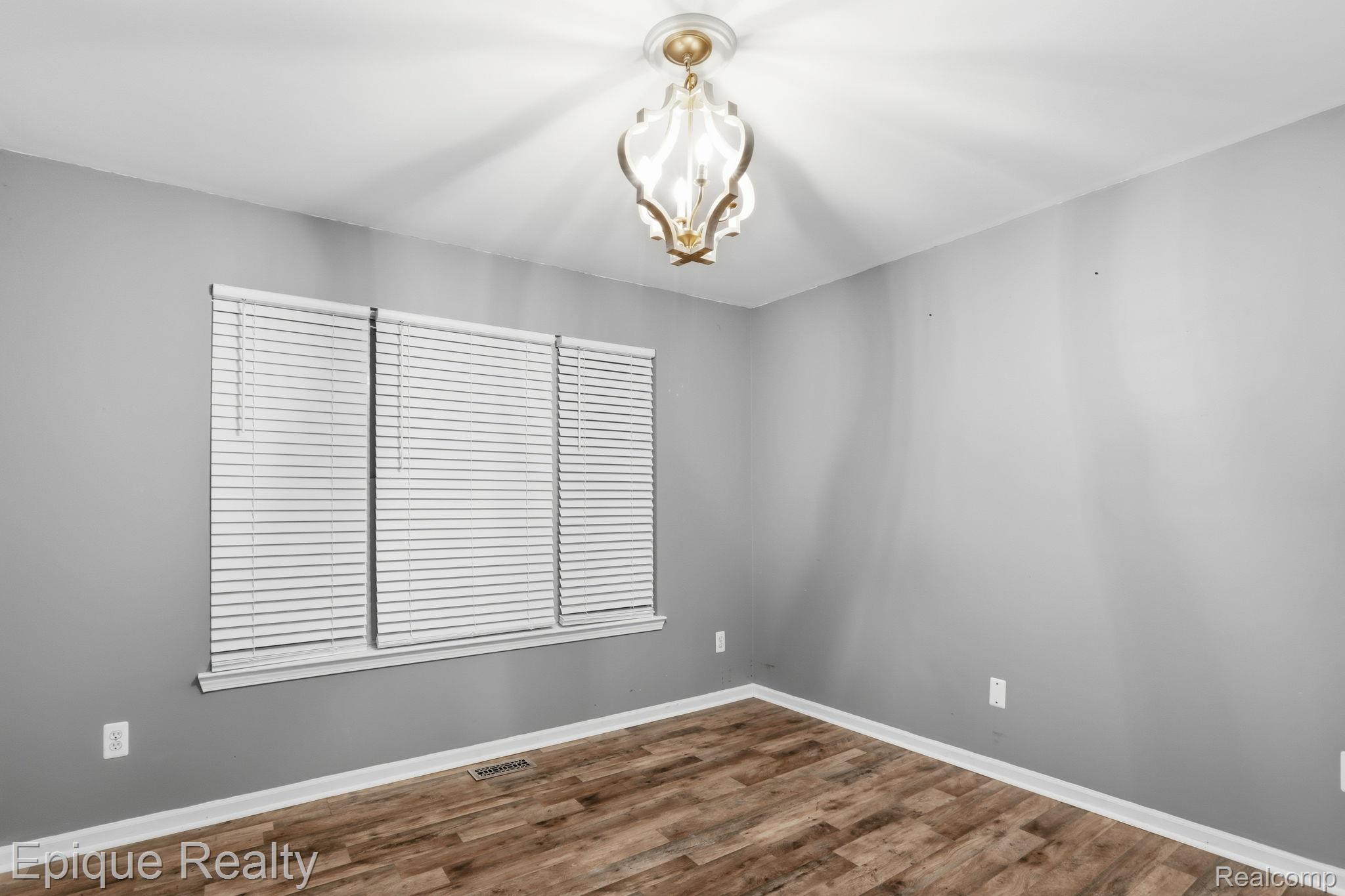 21370 Carlton Drive Property Photo 14
