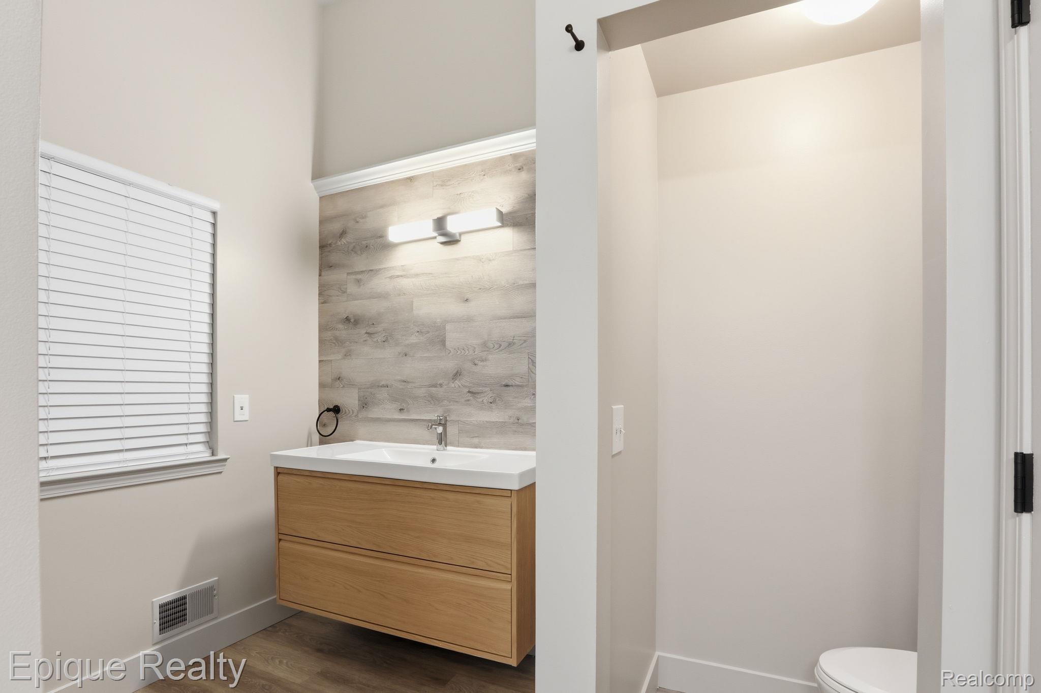21370 Carlton Drive Property Photo 16