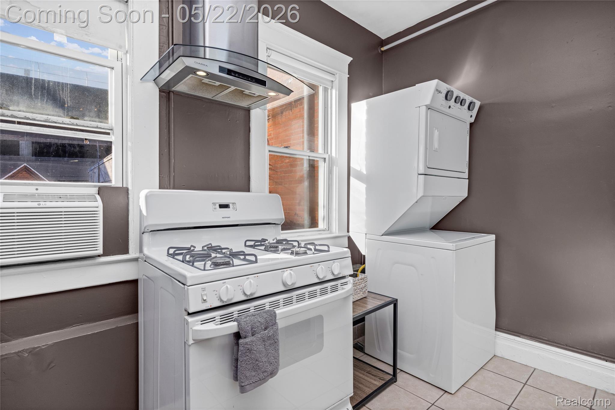 211 N Main Street 1 Property Photo 9