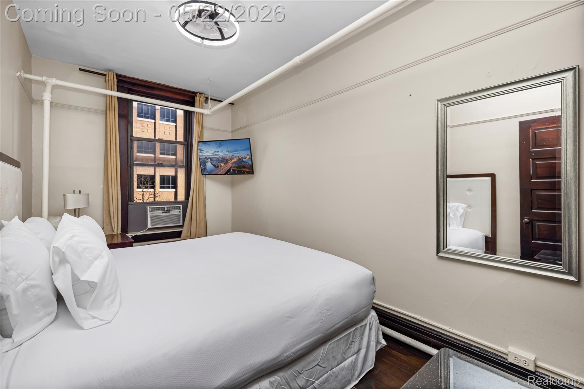 211 N Main Street 2 Property Photo 18