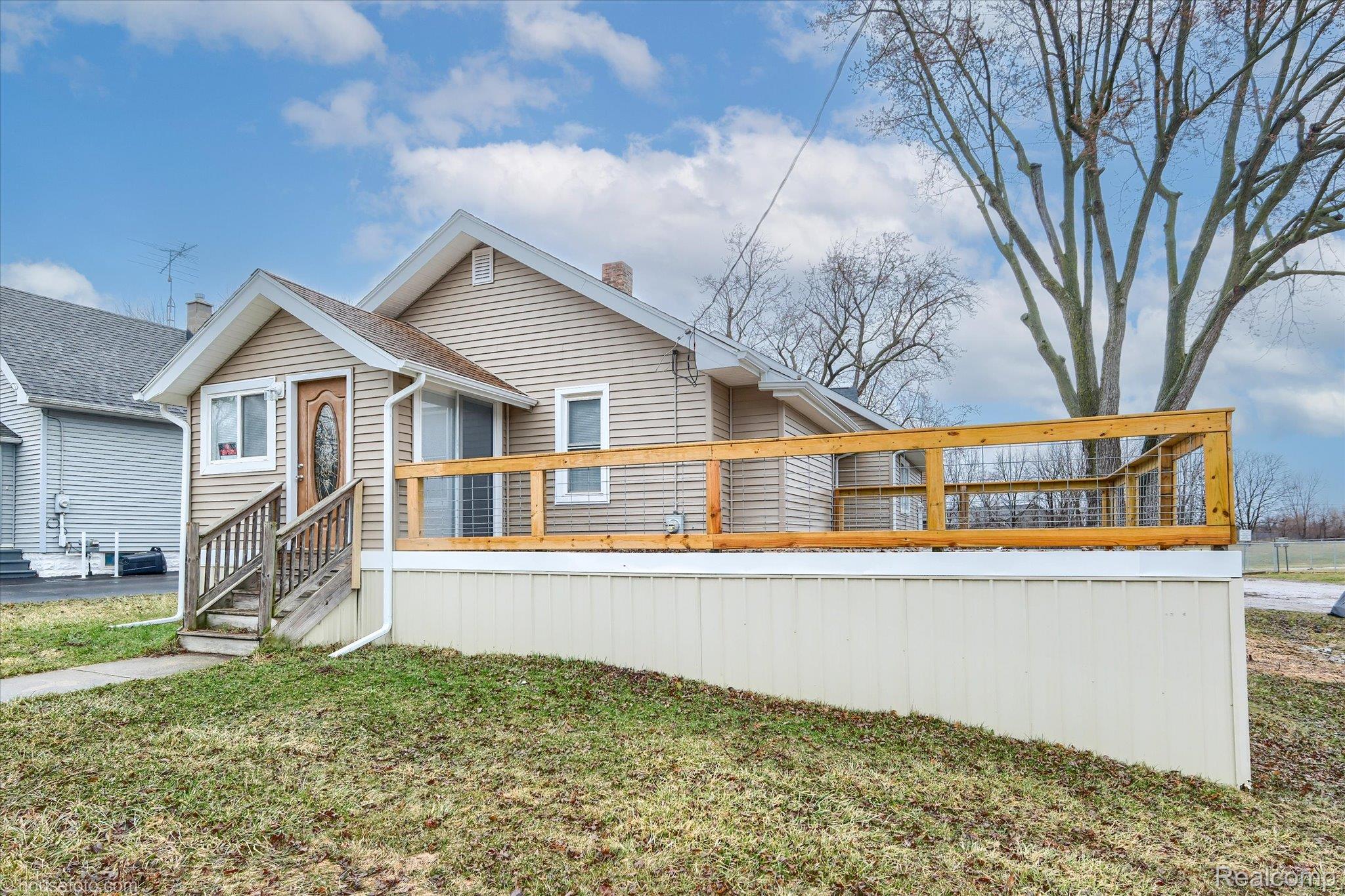 2127 Kenneth Street Property Photo 4
