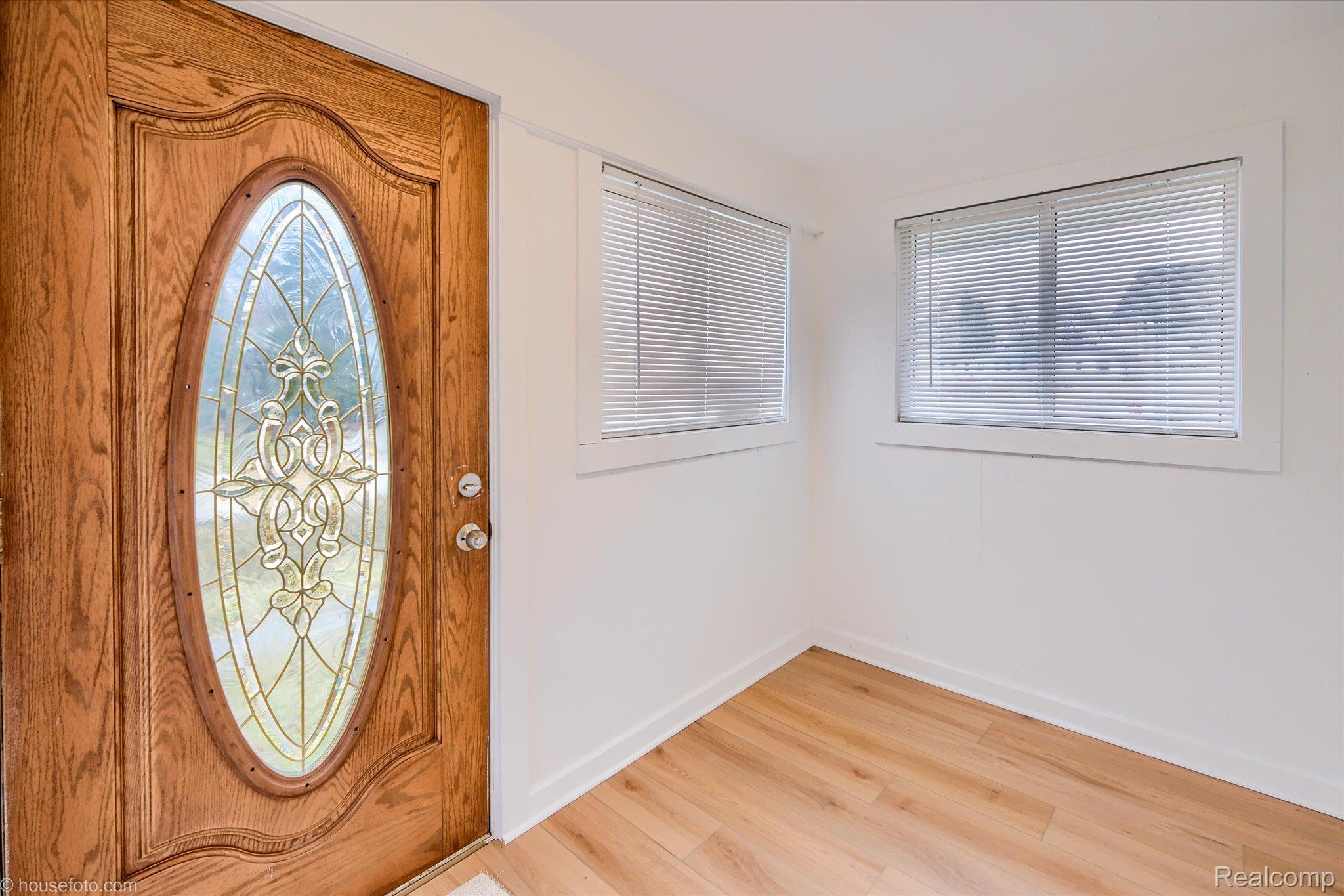 2127 Kenneth Street Property Photo 10