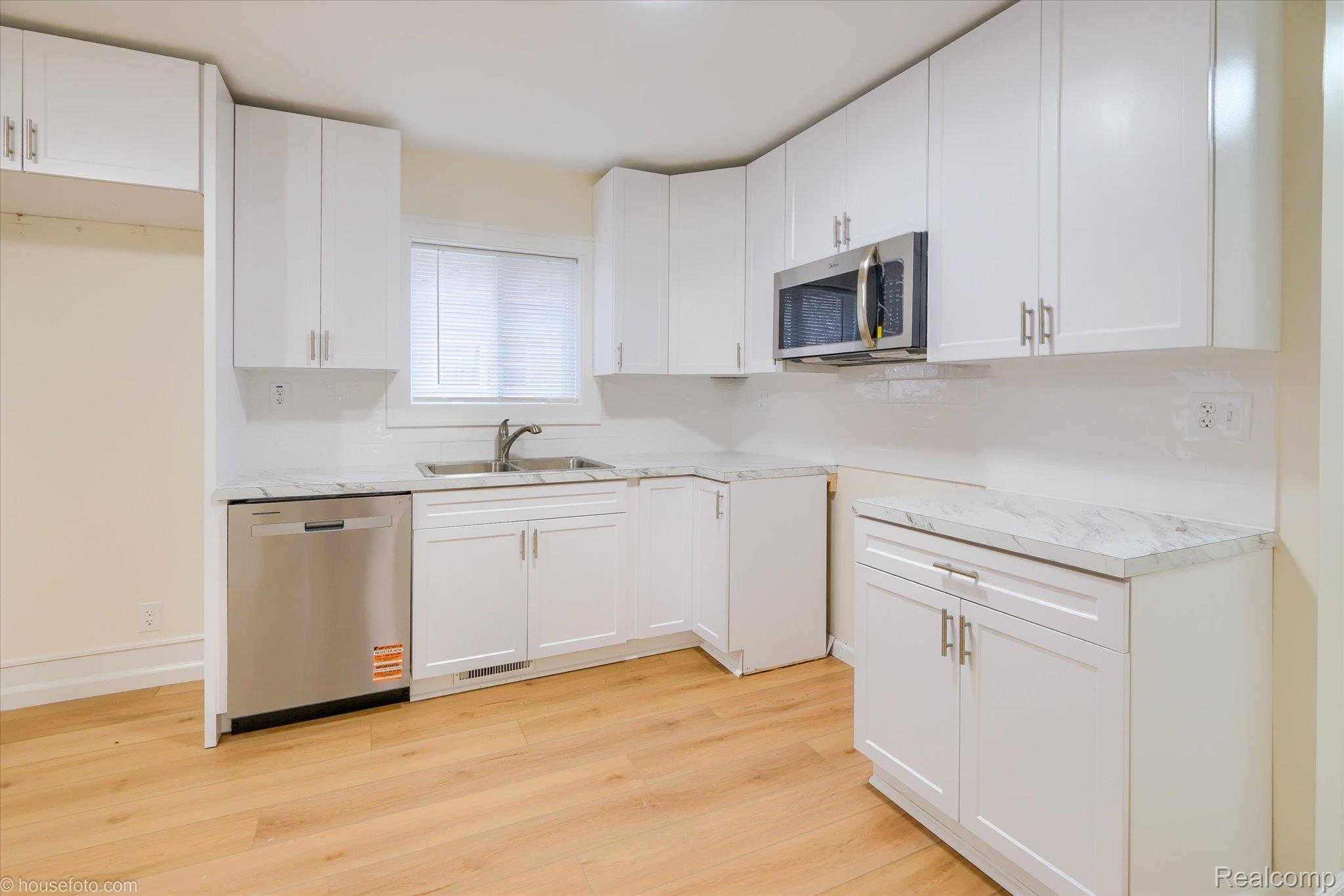 2127 Kenneth Street Property Photo 16