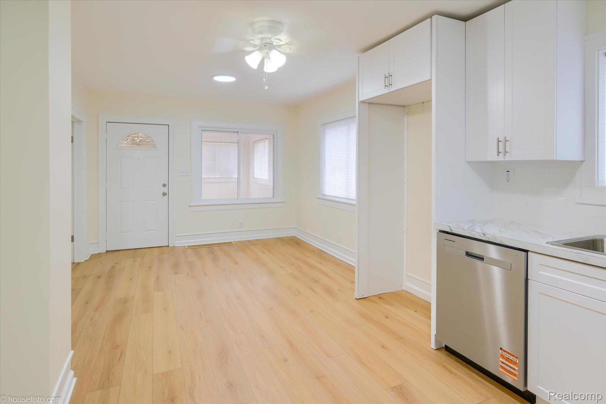 2127 Kenneth Street Property Photo 20
