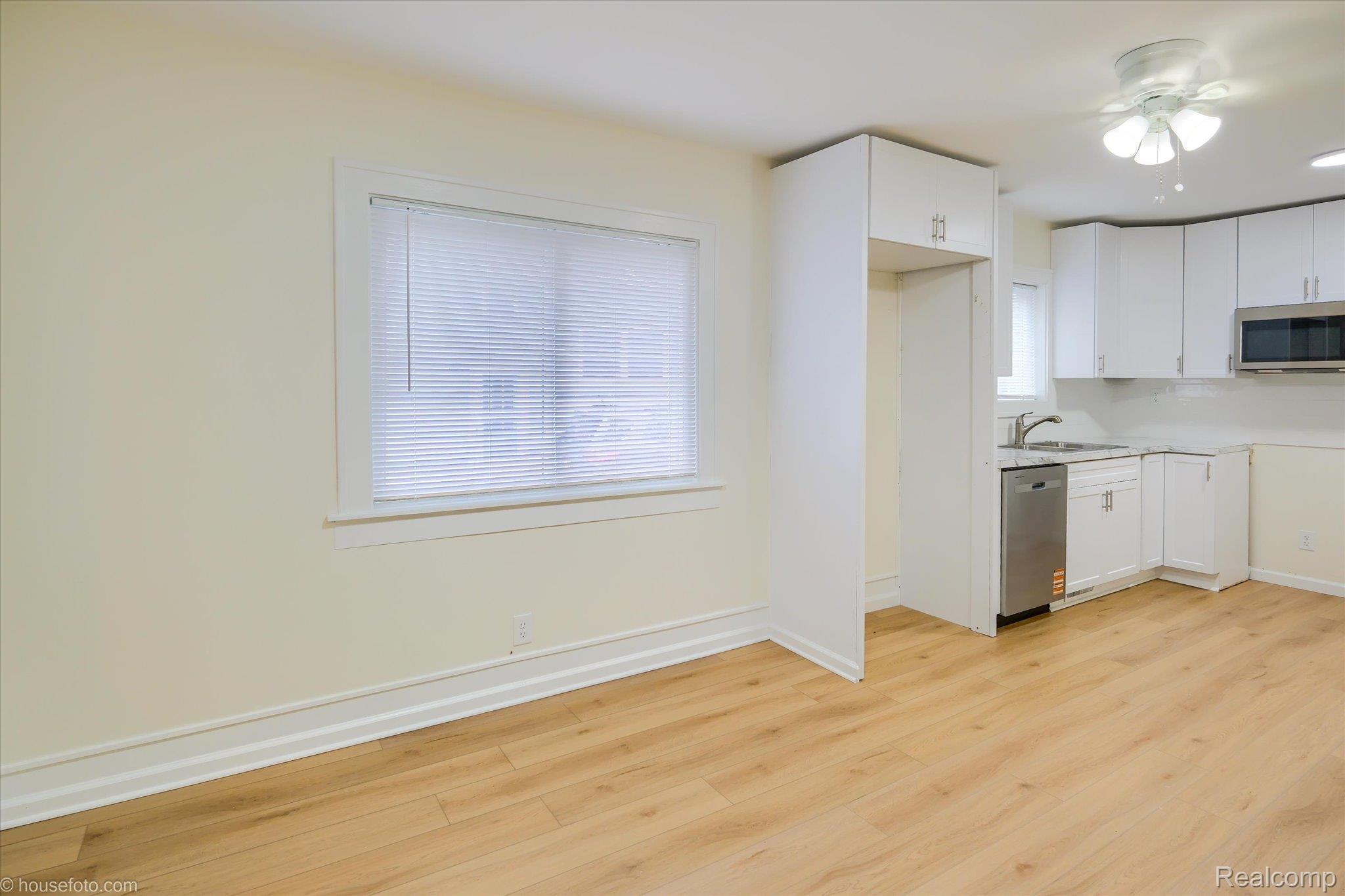 2127 Kenneth Street Property Photo 22
