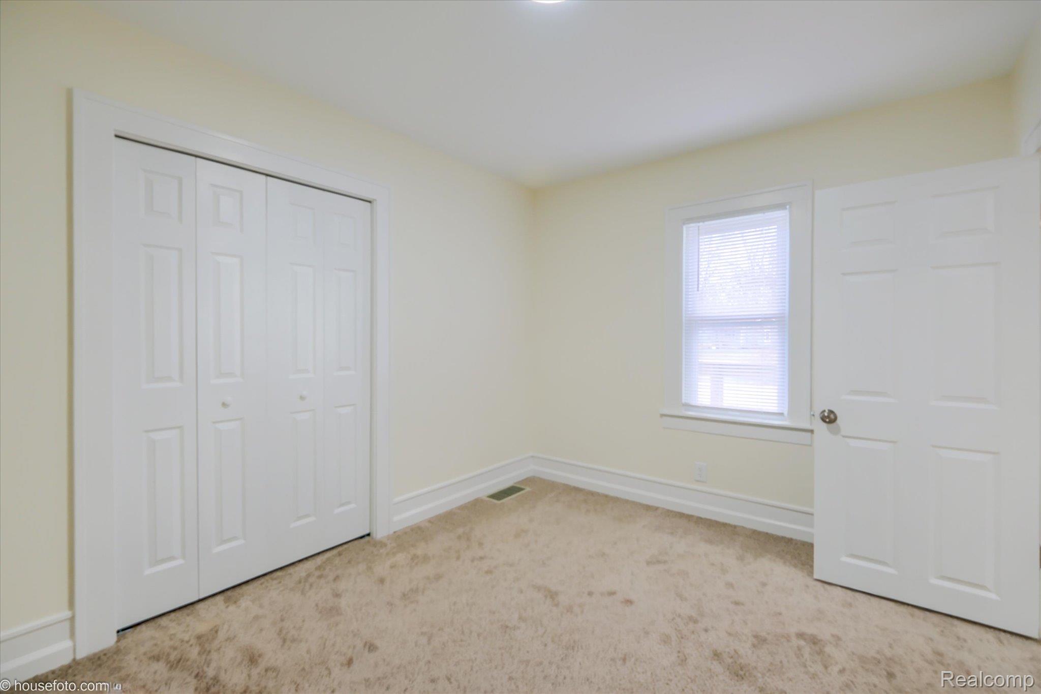 2127 Kenneth Street Property Photo 32