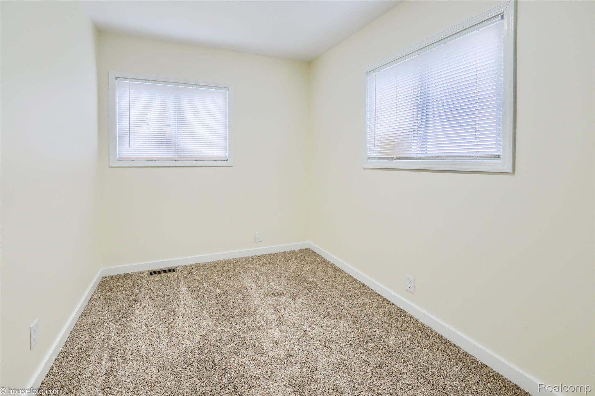 2127 Kenneth Street Property Photo 42
