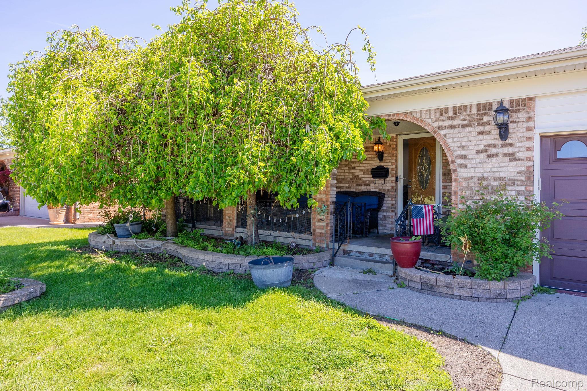 5858 Reuter Street Property Photo 1