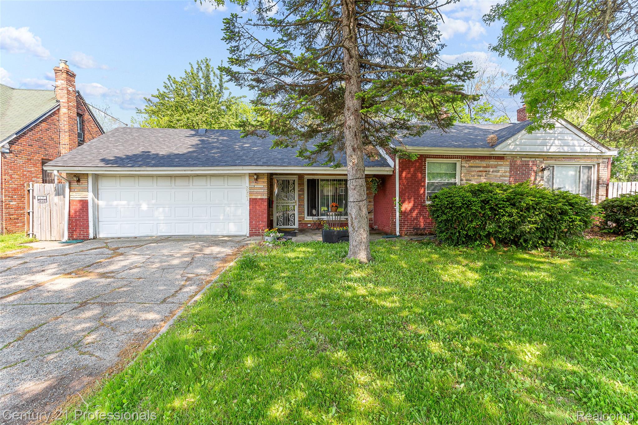 3231 Spruce Street Property Photo 1