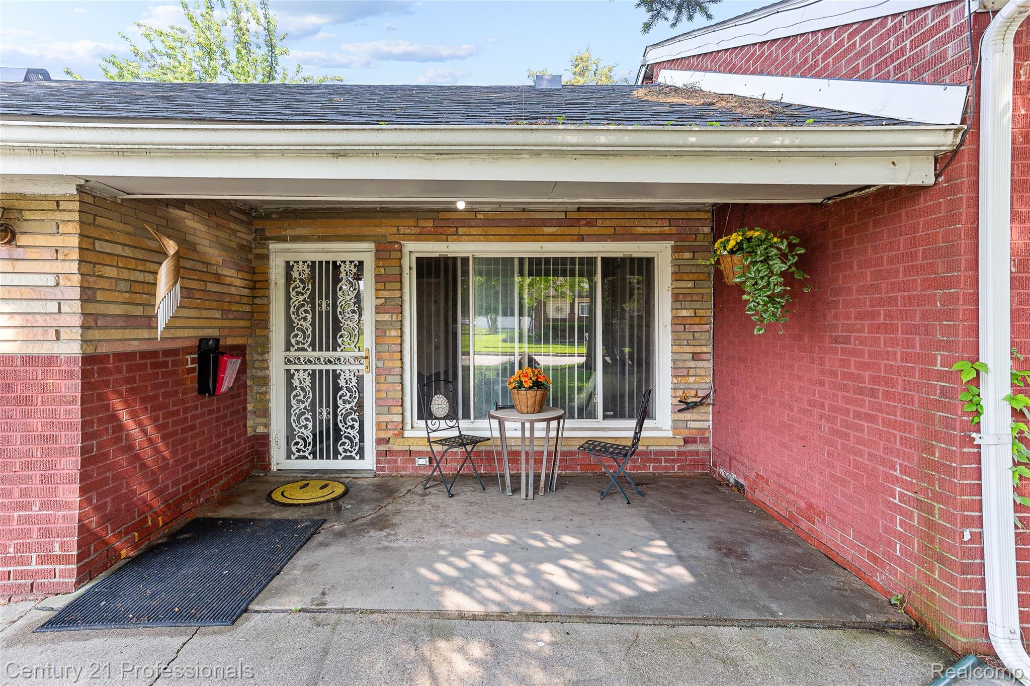 3231 Spruce Street Property Photo 2