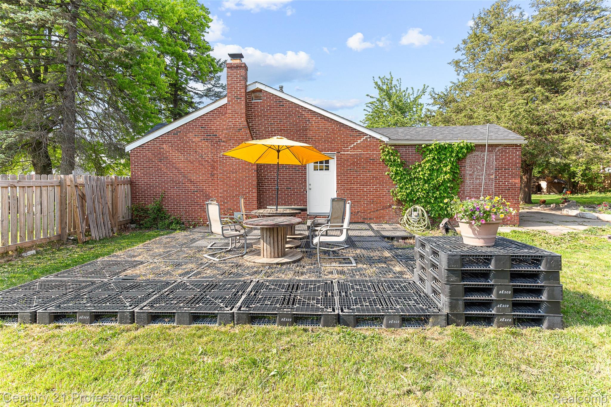 3231 Spruce Street Property Photo 25