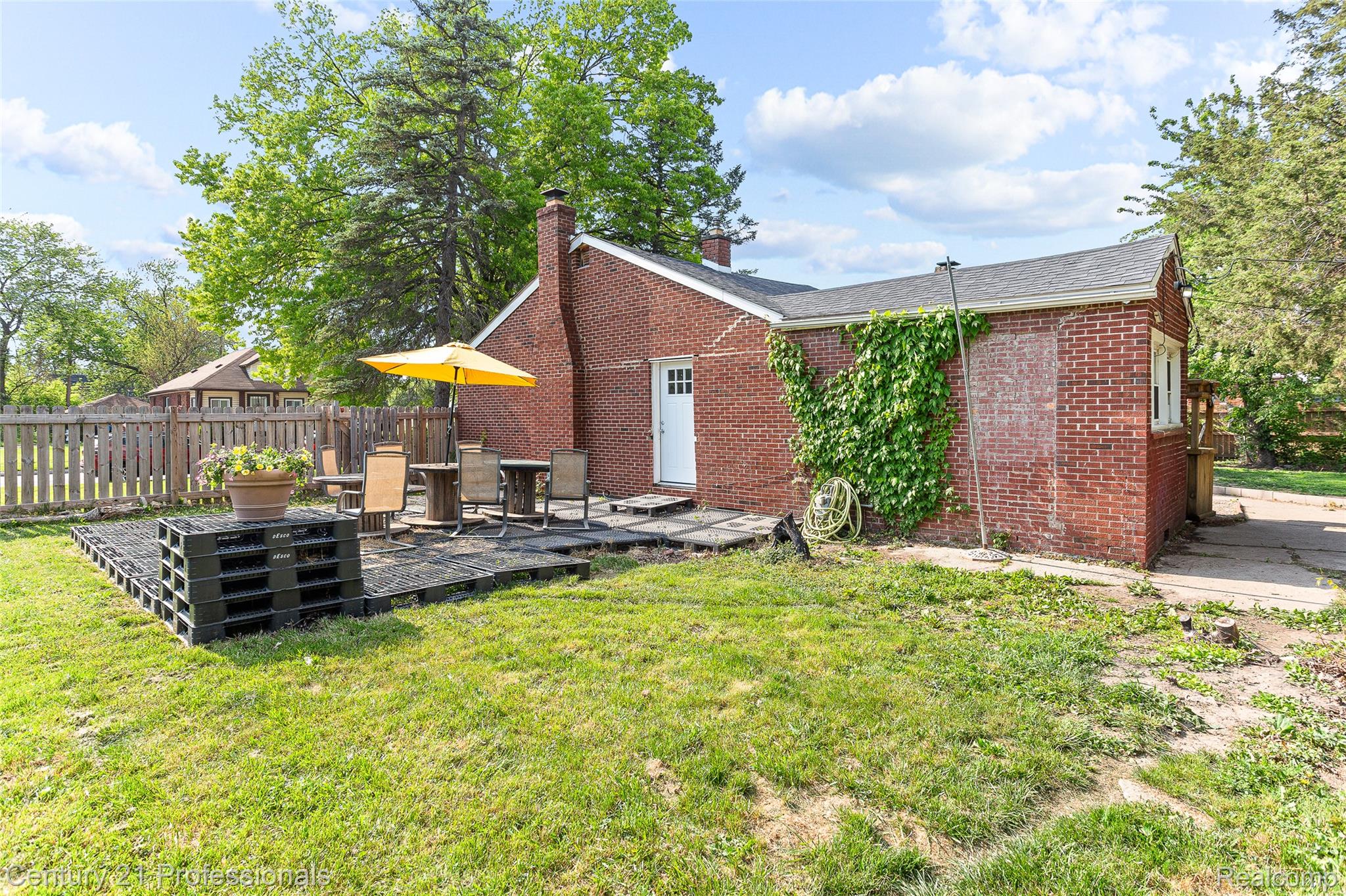 3231 Spruce Street Property Photo 26