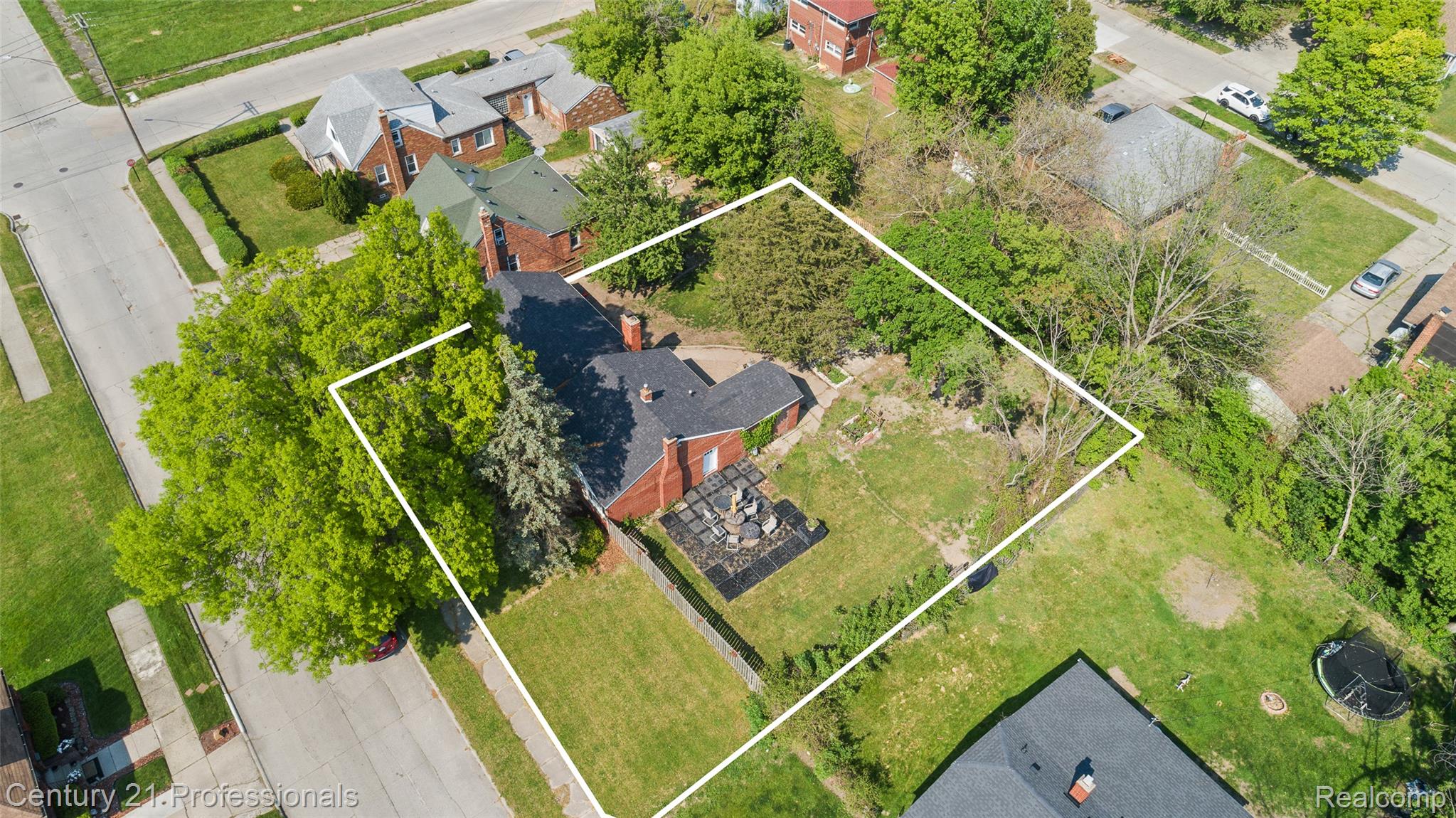 3231 Spruce Street Property Photo 28