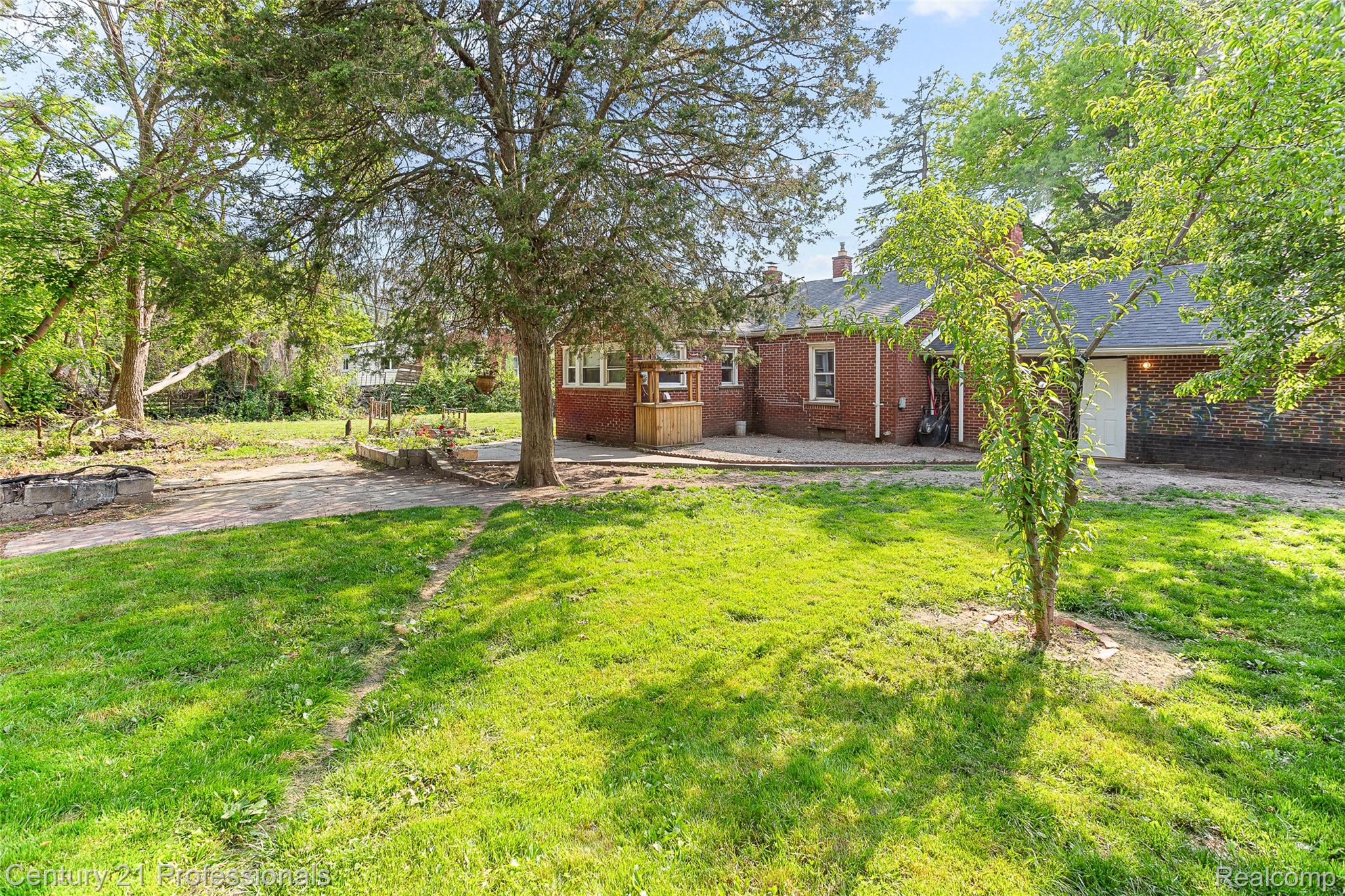 3231 Spruce Street Property Photo 30