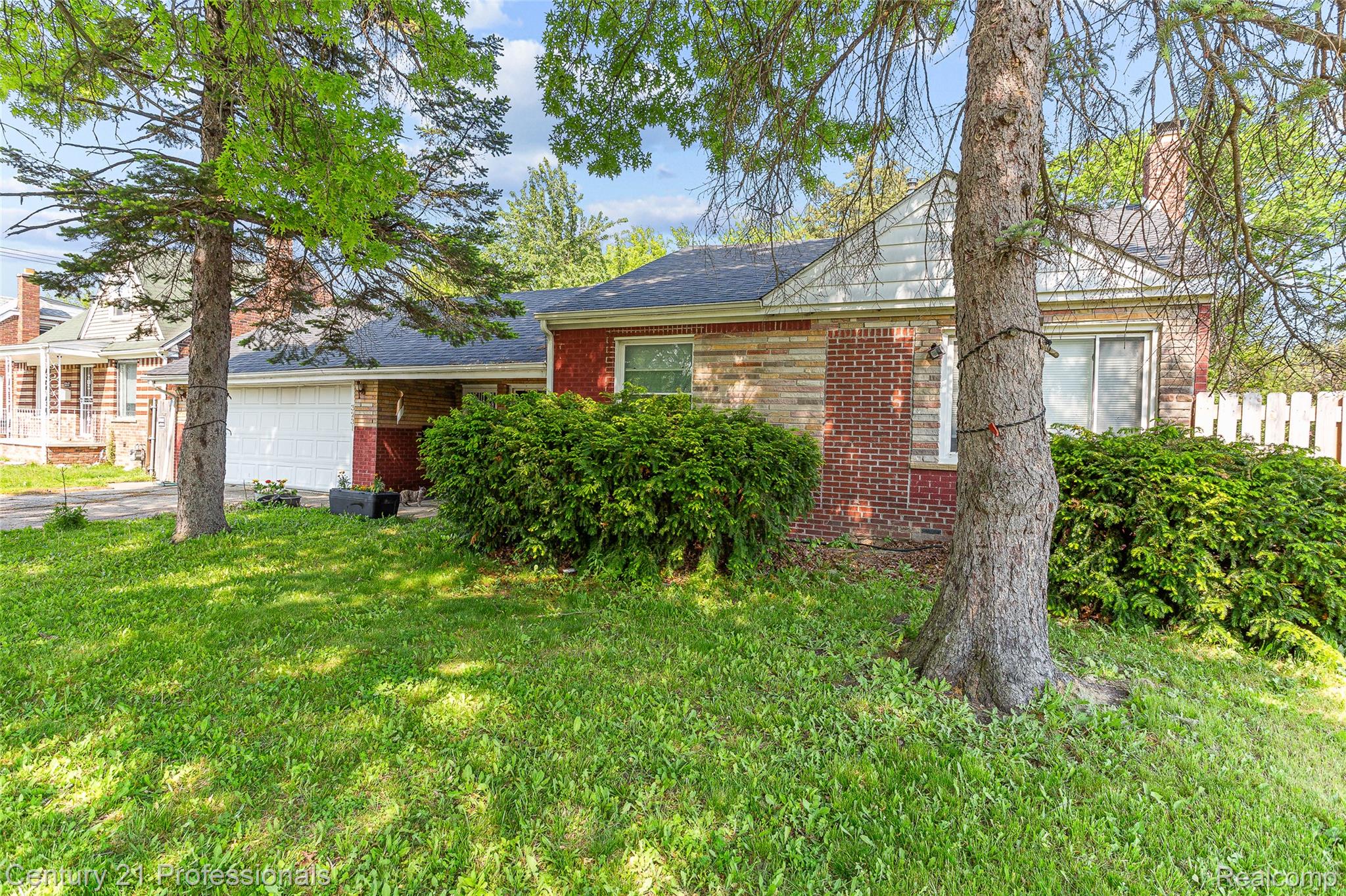 3231 Spruce Street Property Photo 32