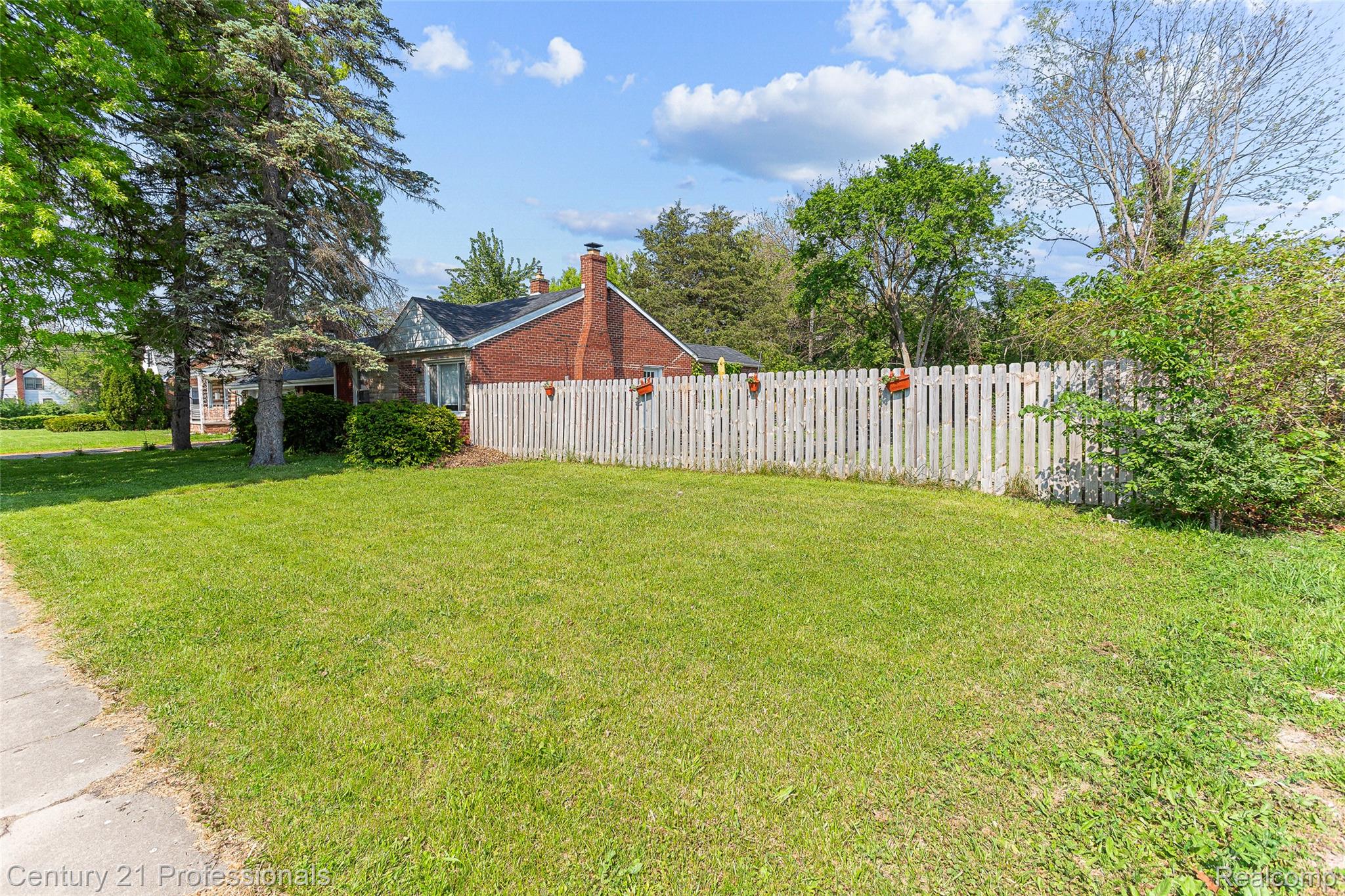 3231 Spruce Street Property Photo 34