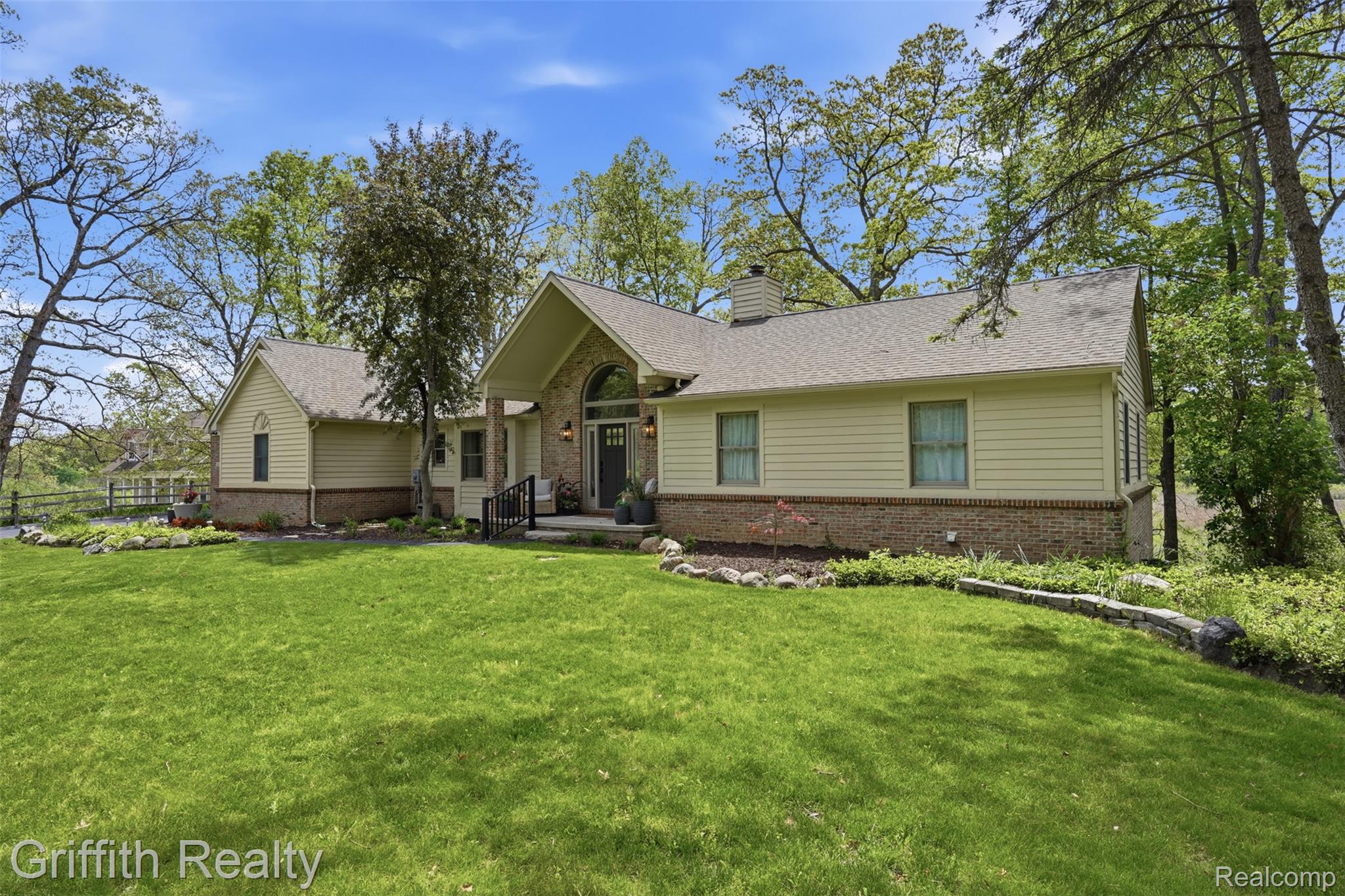 10232 Spencer Road Property Photo 2