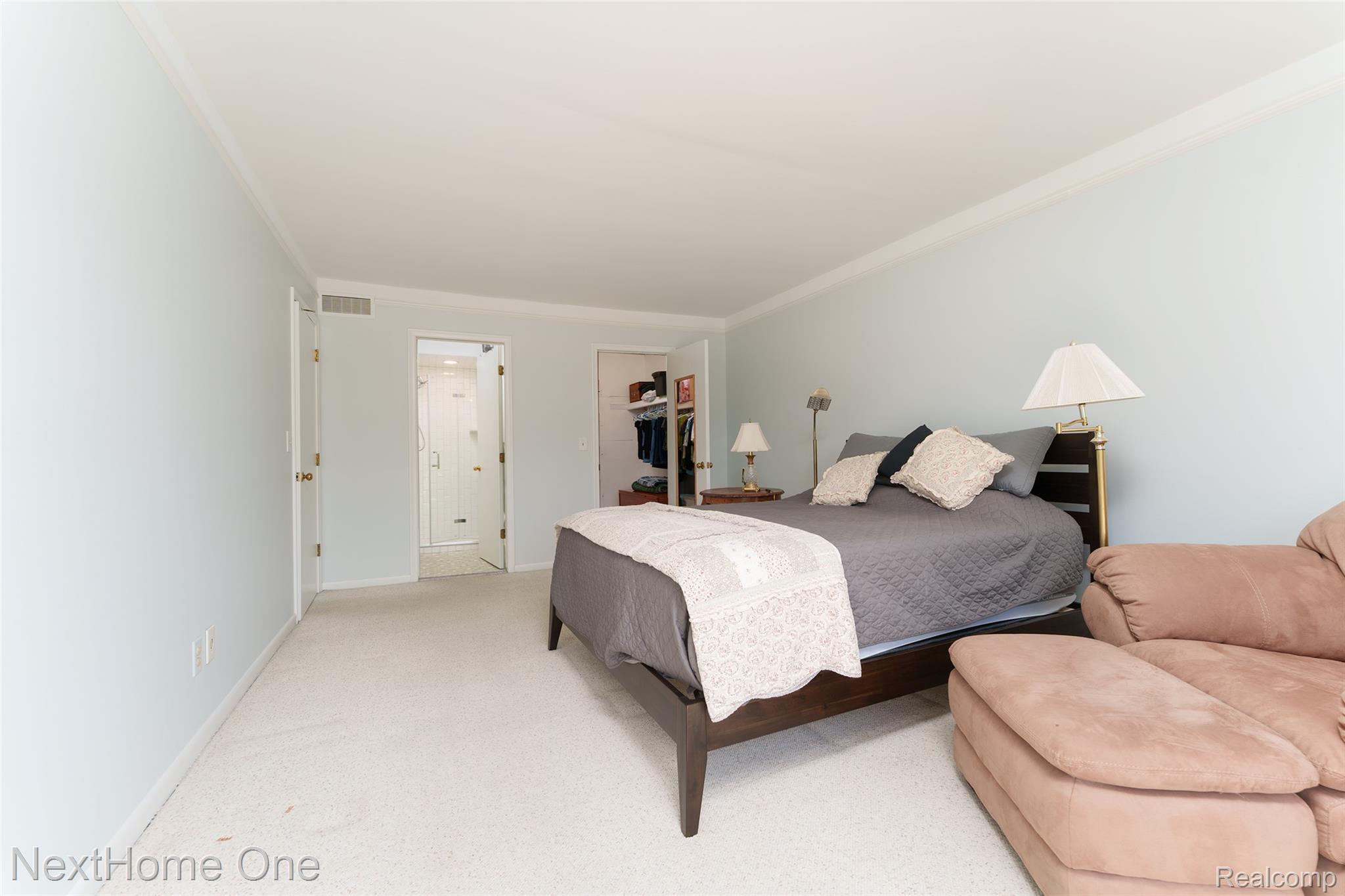 6448 Grand Circle Drive Property Photo 11