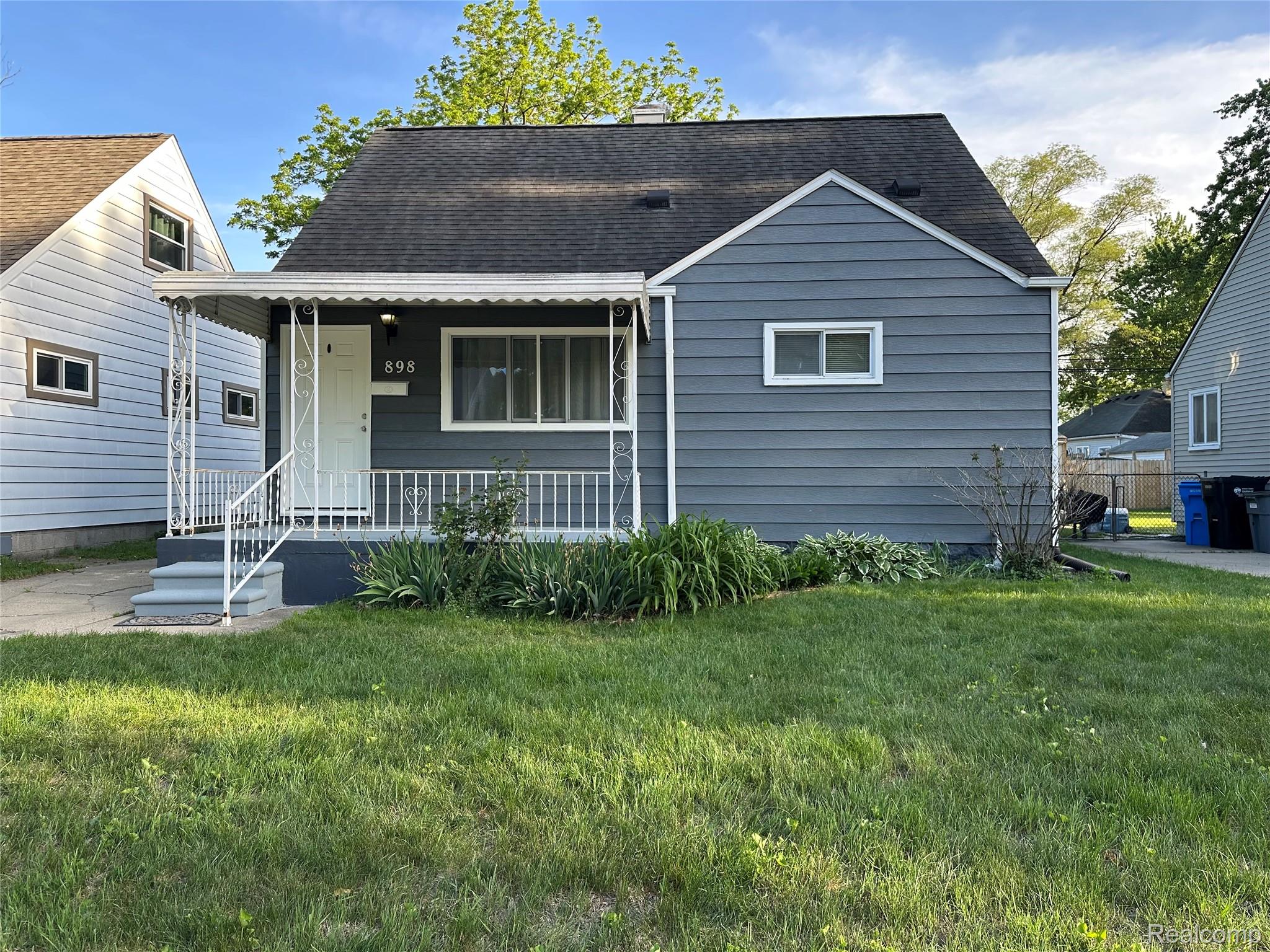 898 E Barrett Avenue Property Photo 1