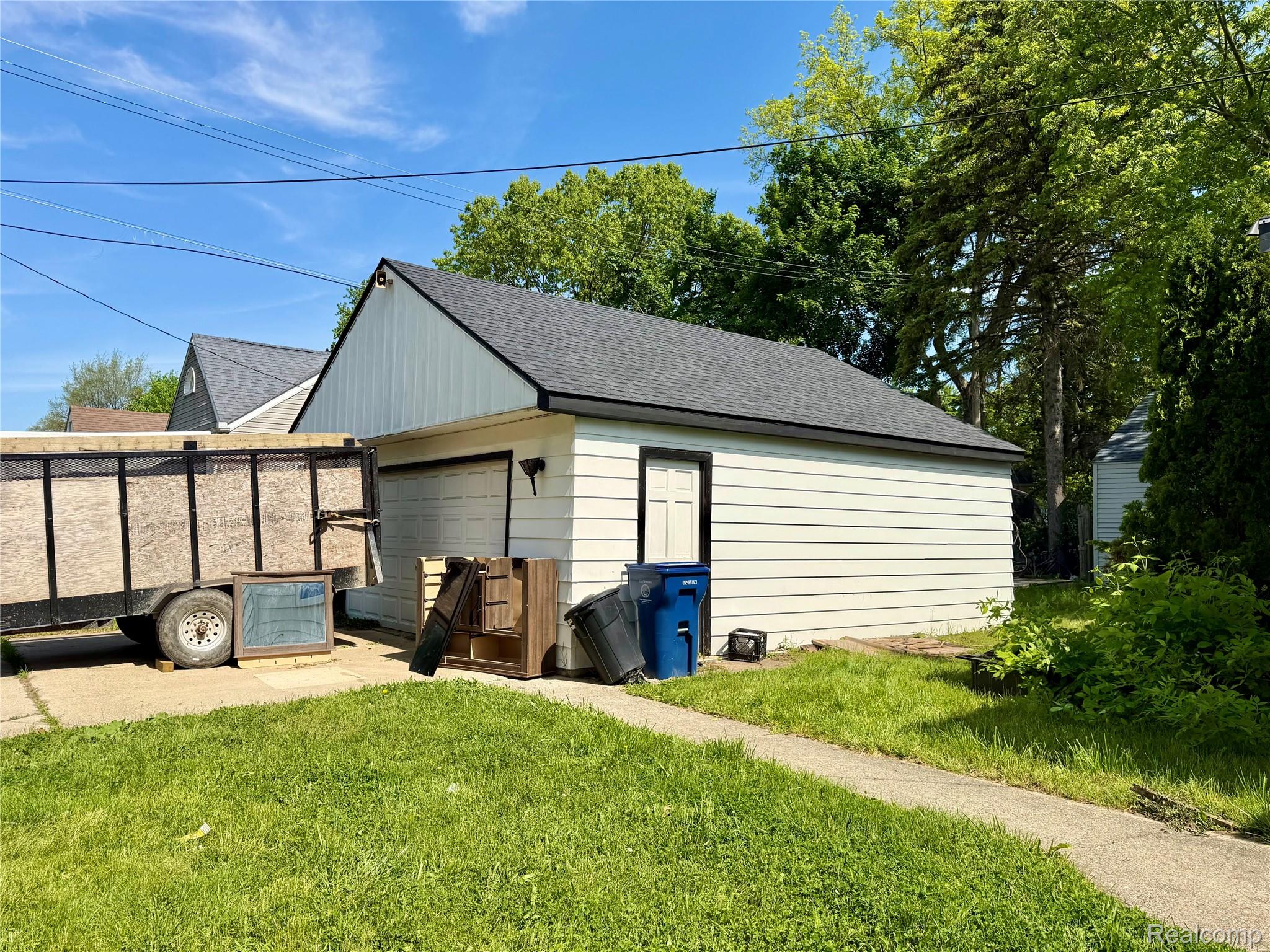 1601 N Ballenger Highway Property Photo 2
