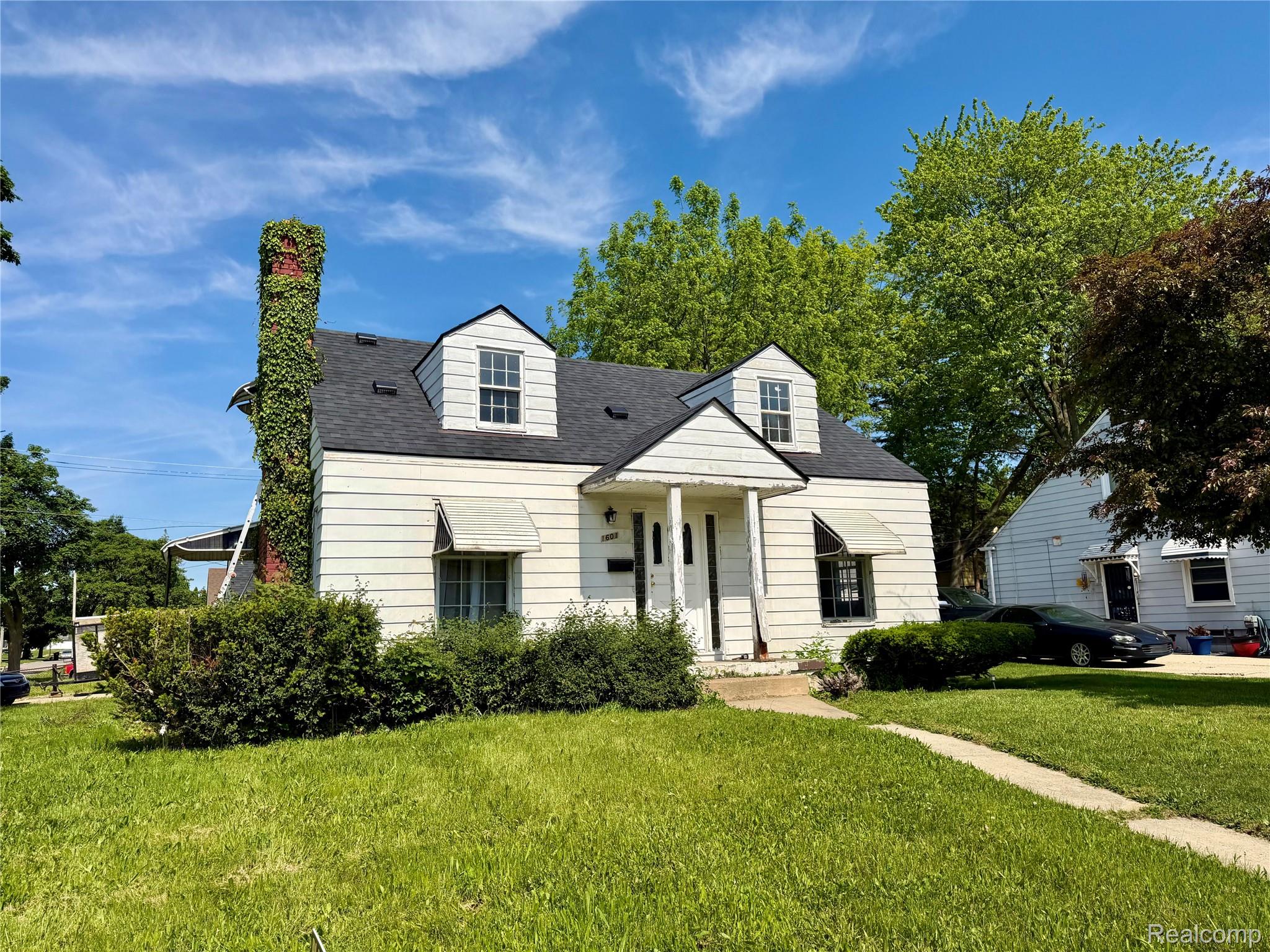 1601 N Ballenger Highway Property Photo 3