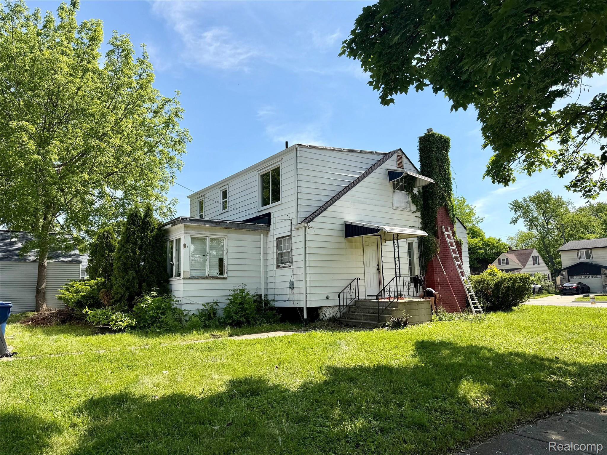 1601 N Ballenger Highway Property Photo 4