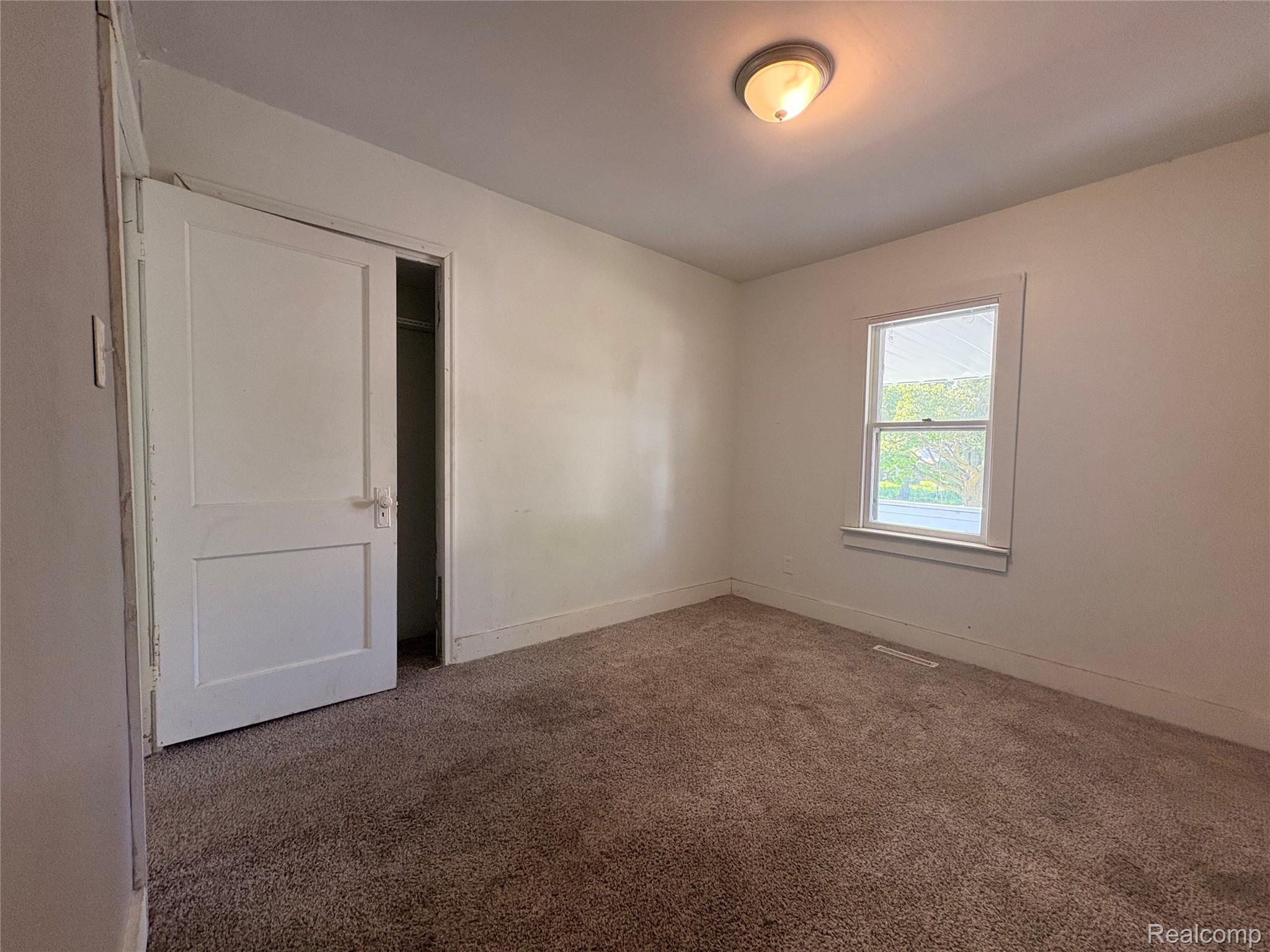 814 Alvord Avenue Property Photo 6