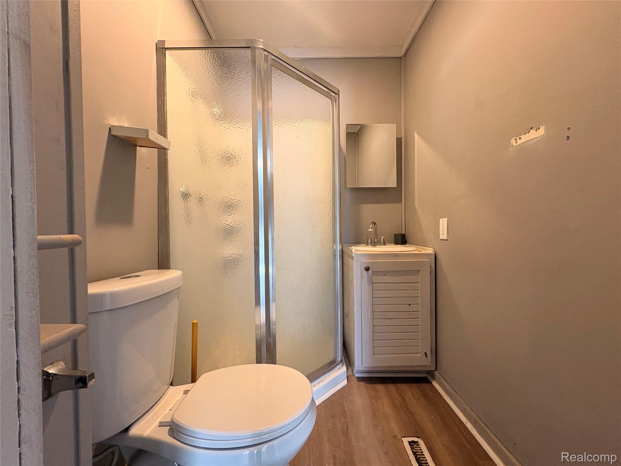 814 Alvord Avenue Property Photo 8