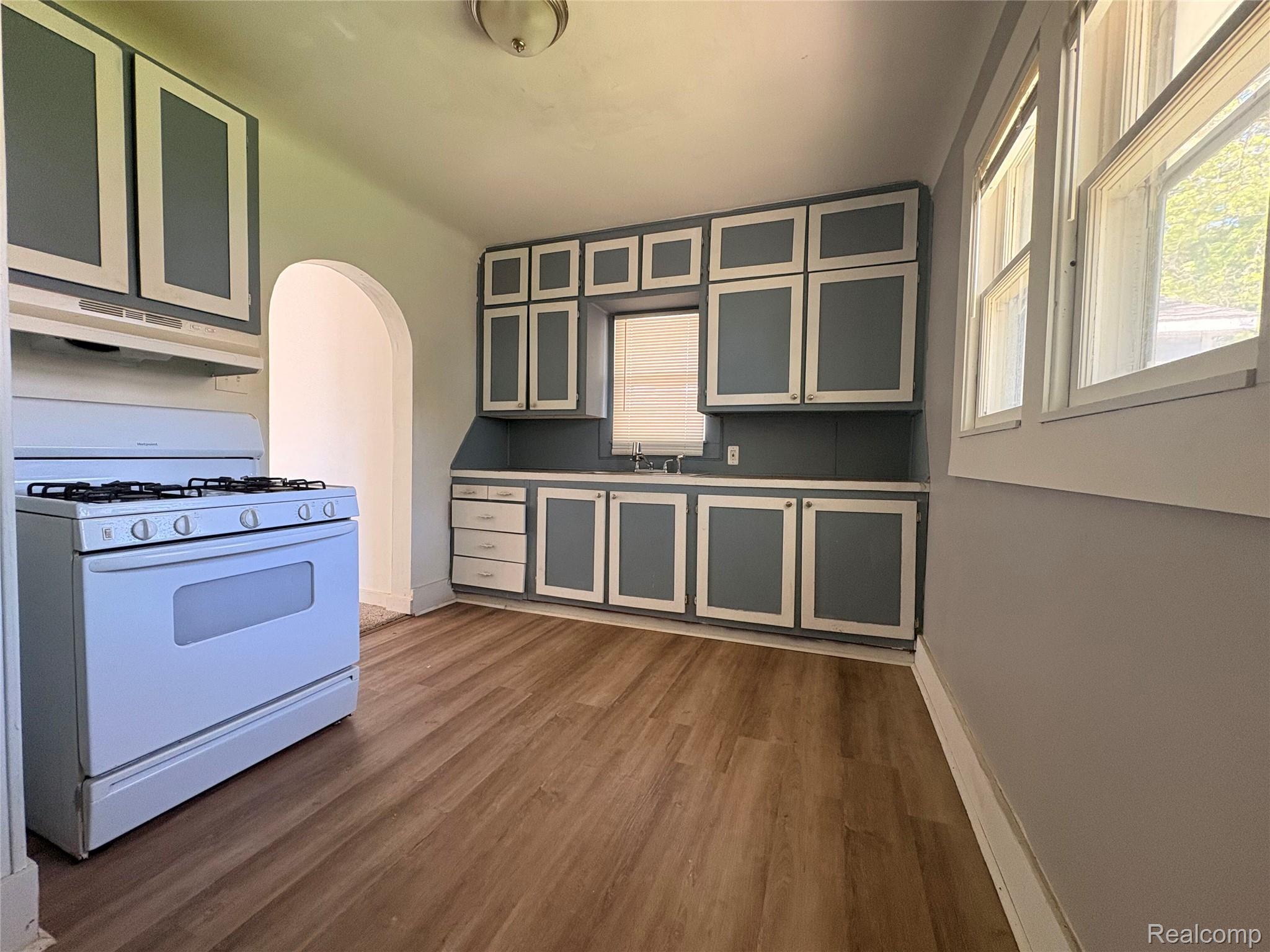 814 Alvord Avenue Property Photo 10