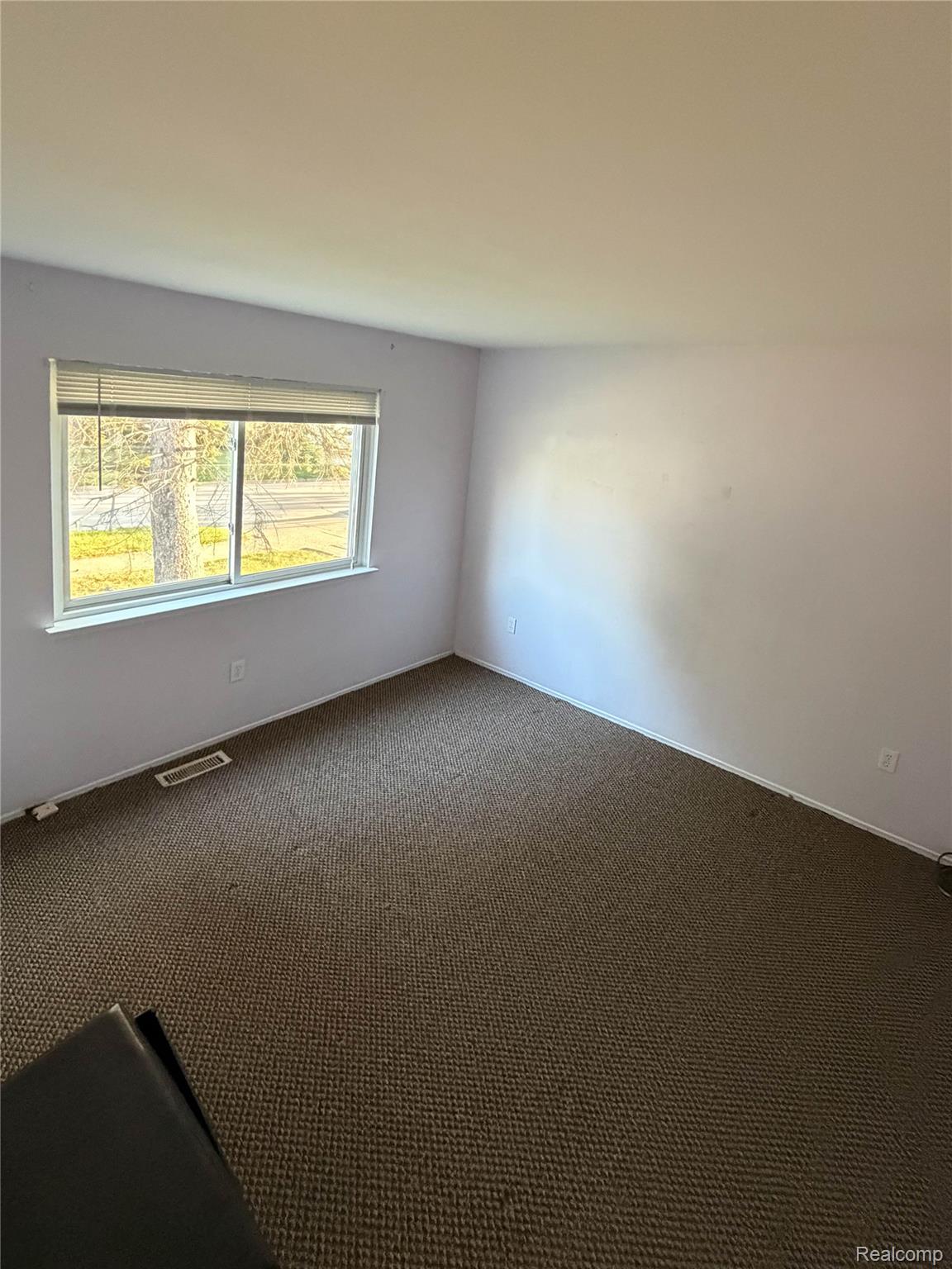 28472 Greenview Street Property Photo 5