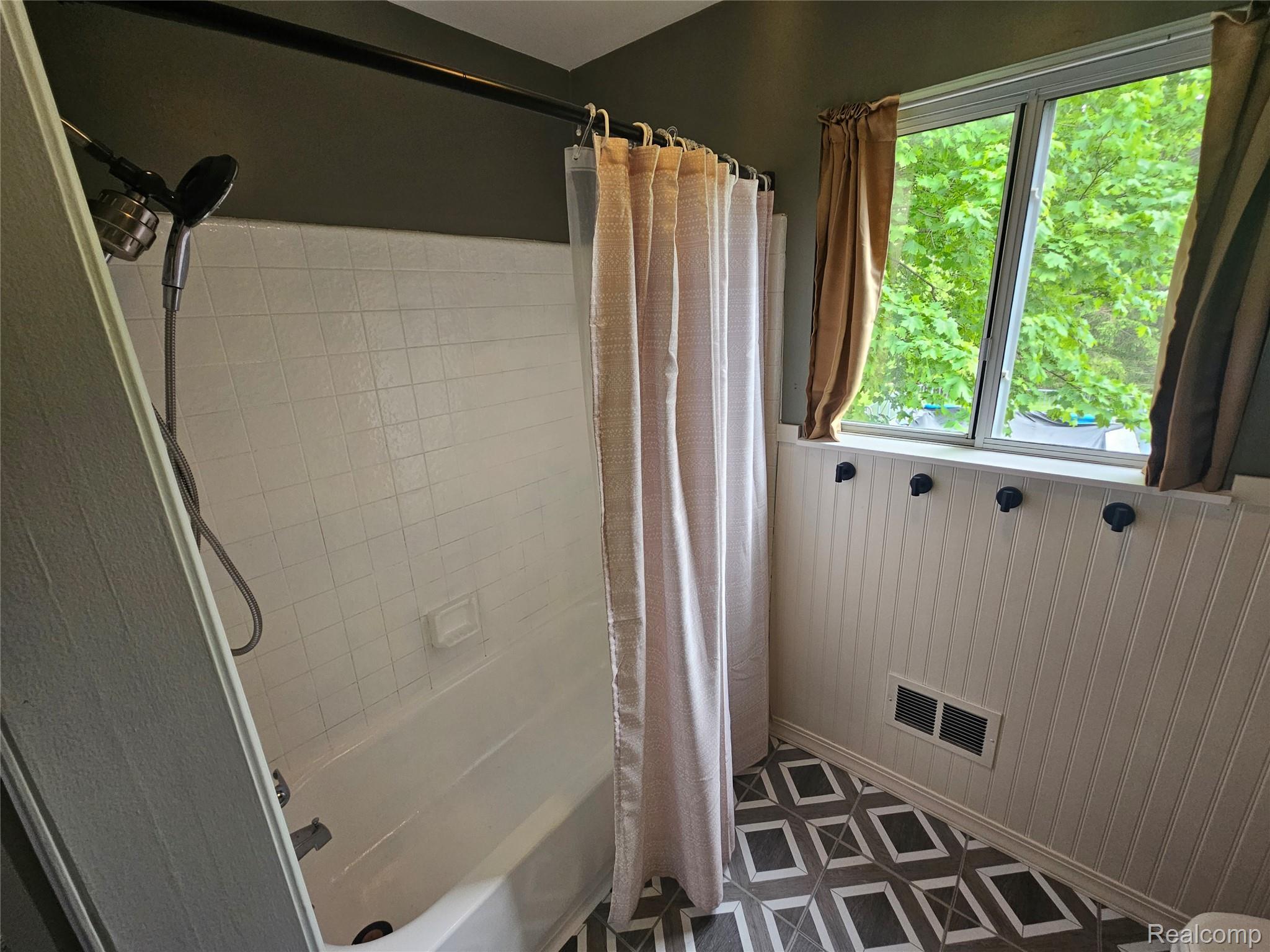 1210 Bay Ridge Property Photo 12