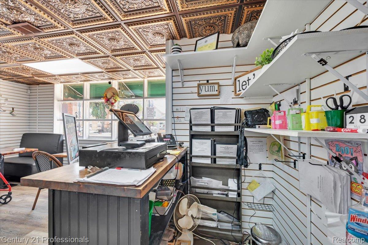 7285 Huron Avenue Property Photo 8