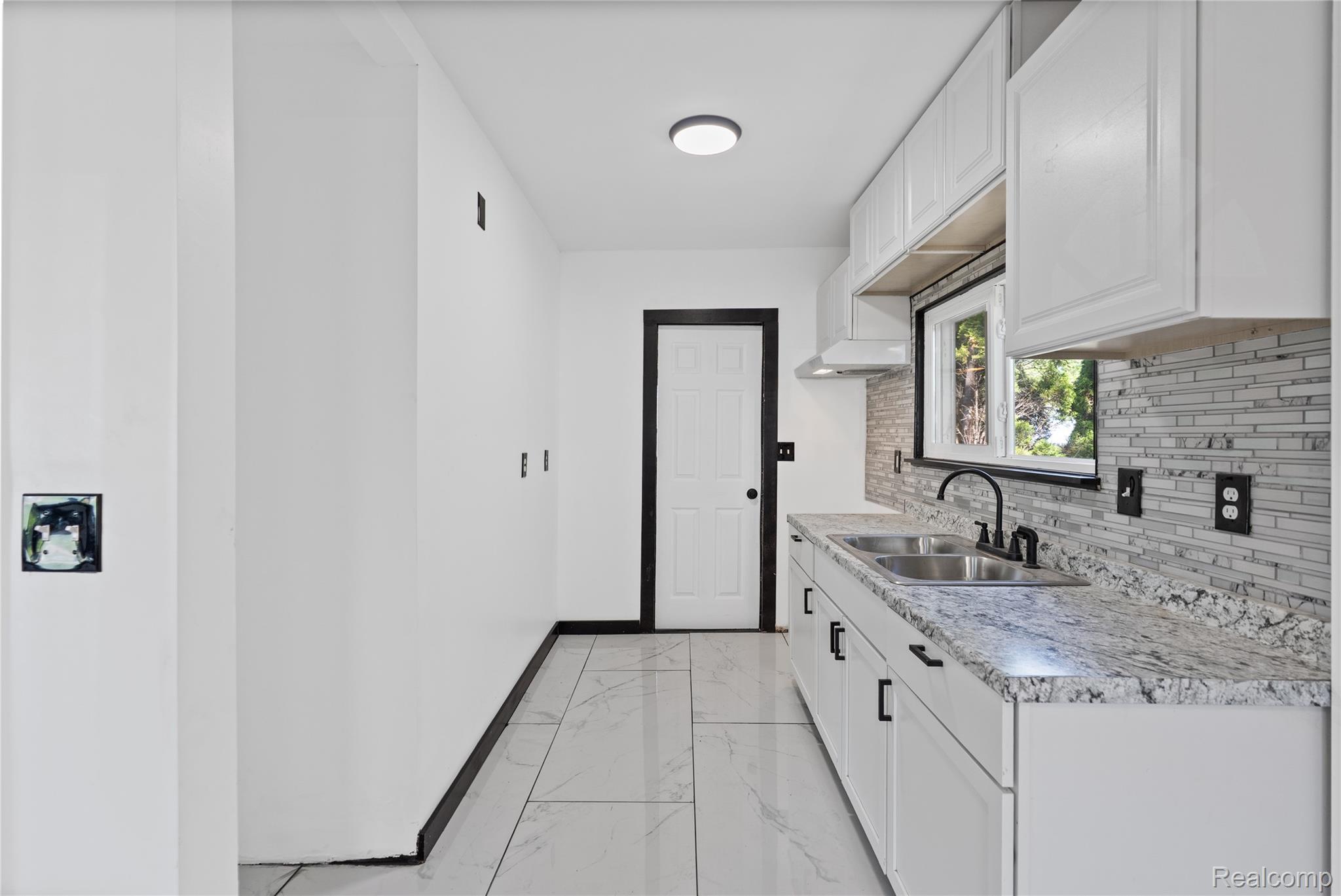 8053 Leadley Avenue Property Photo 3