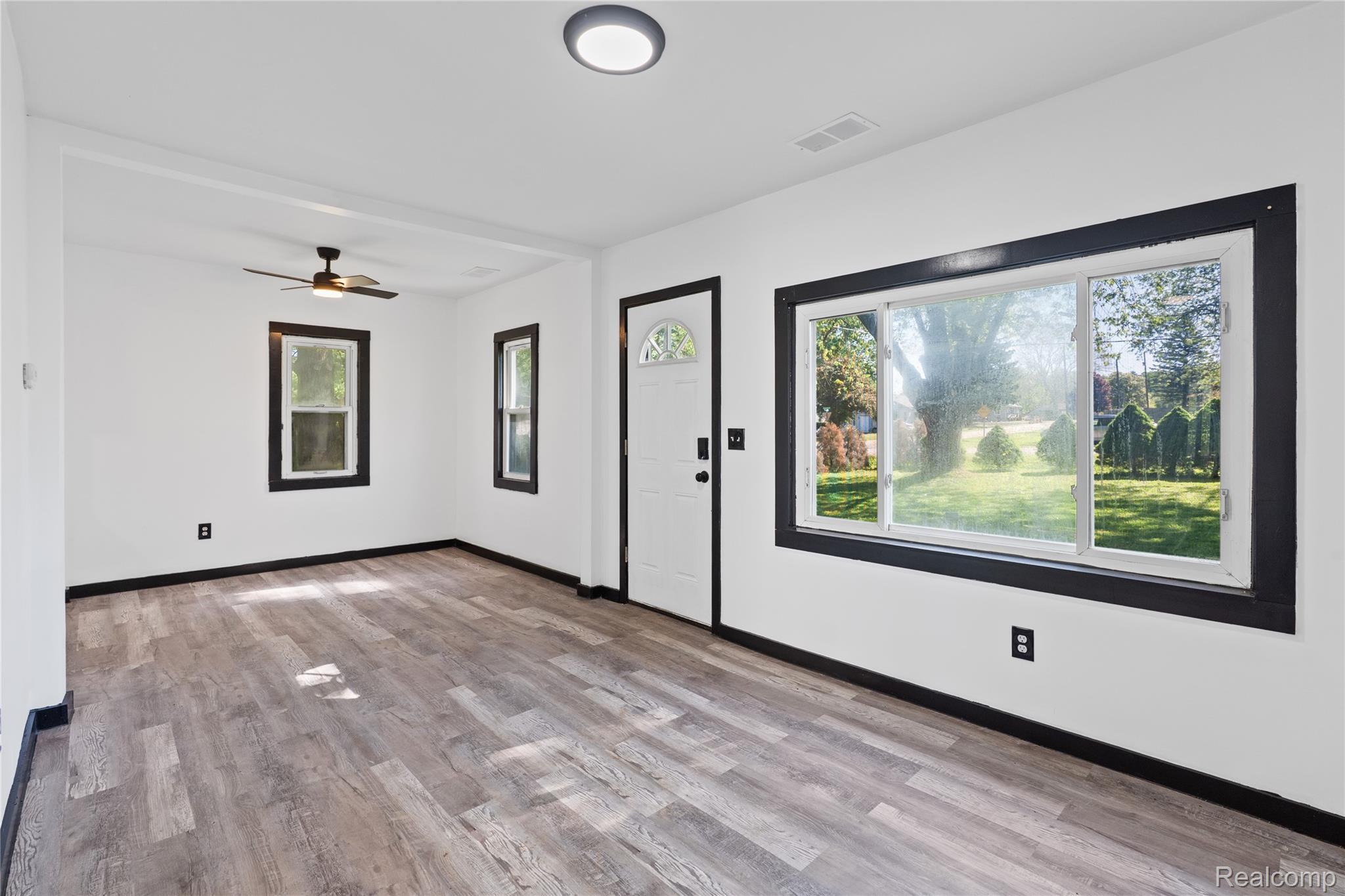 8053 Leadley Avenue Property Photo 10