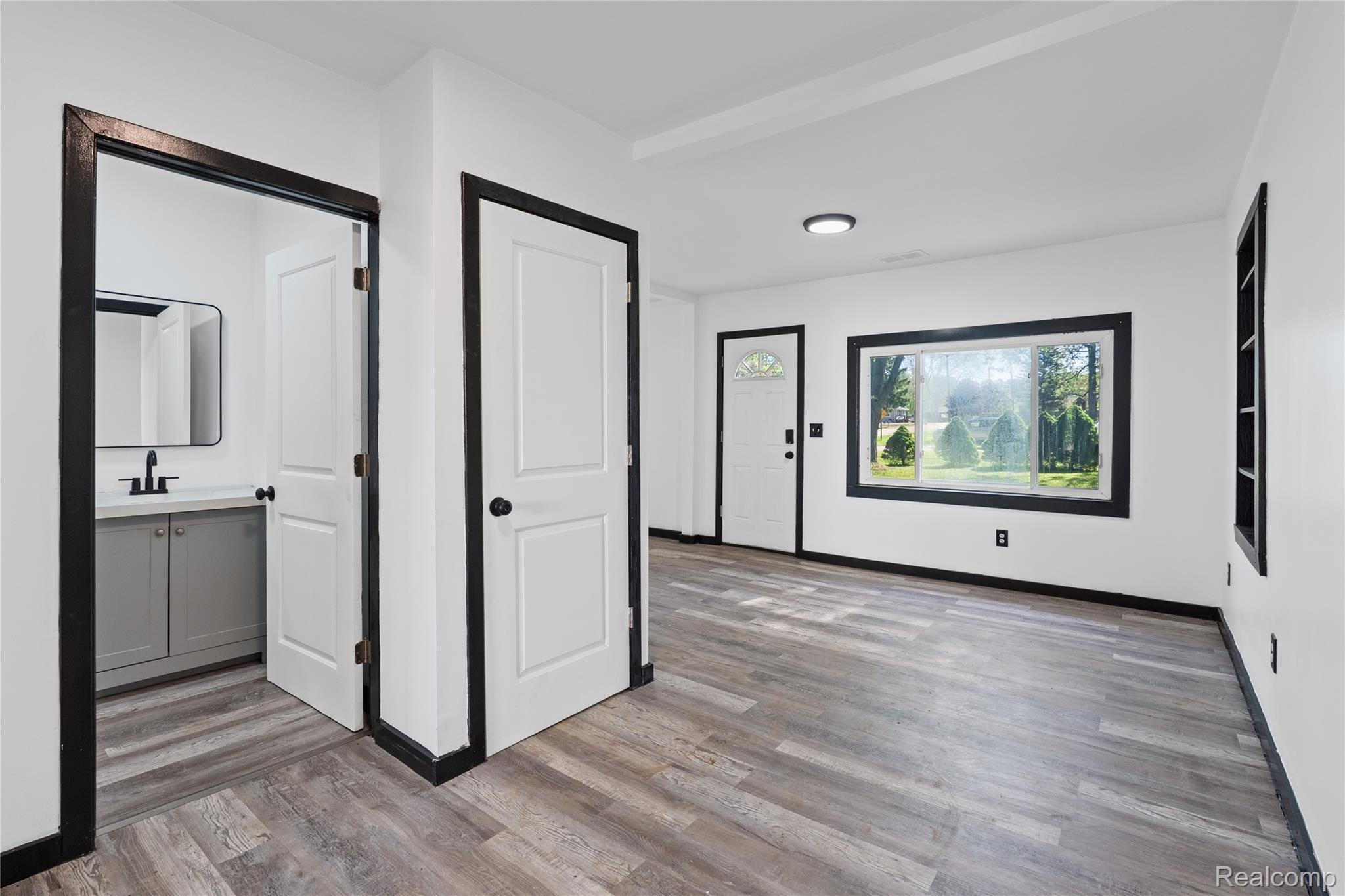 8053 Leadley Avenue Property Photo 12