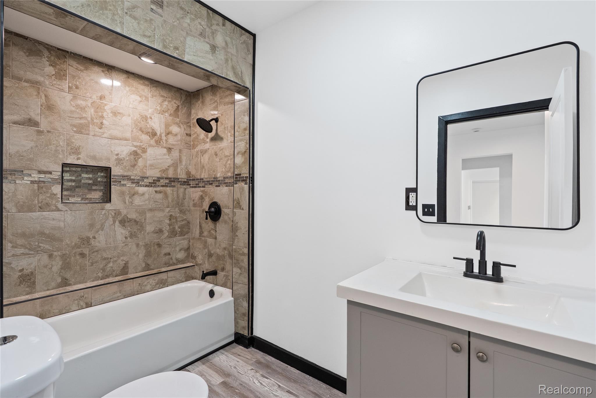 8053 Leadley Avenue Property Photo 13