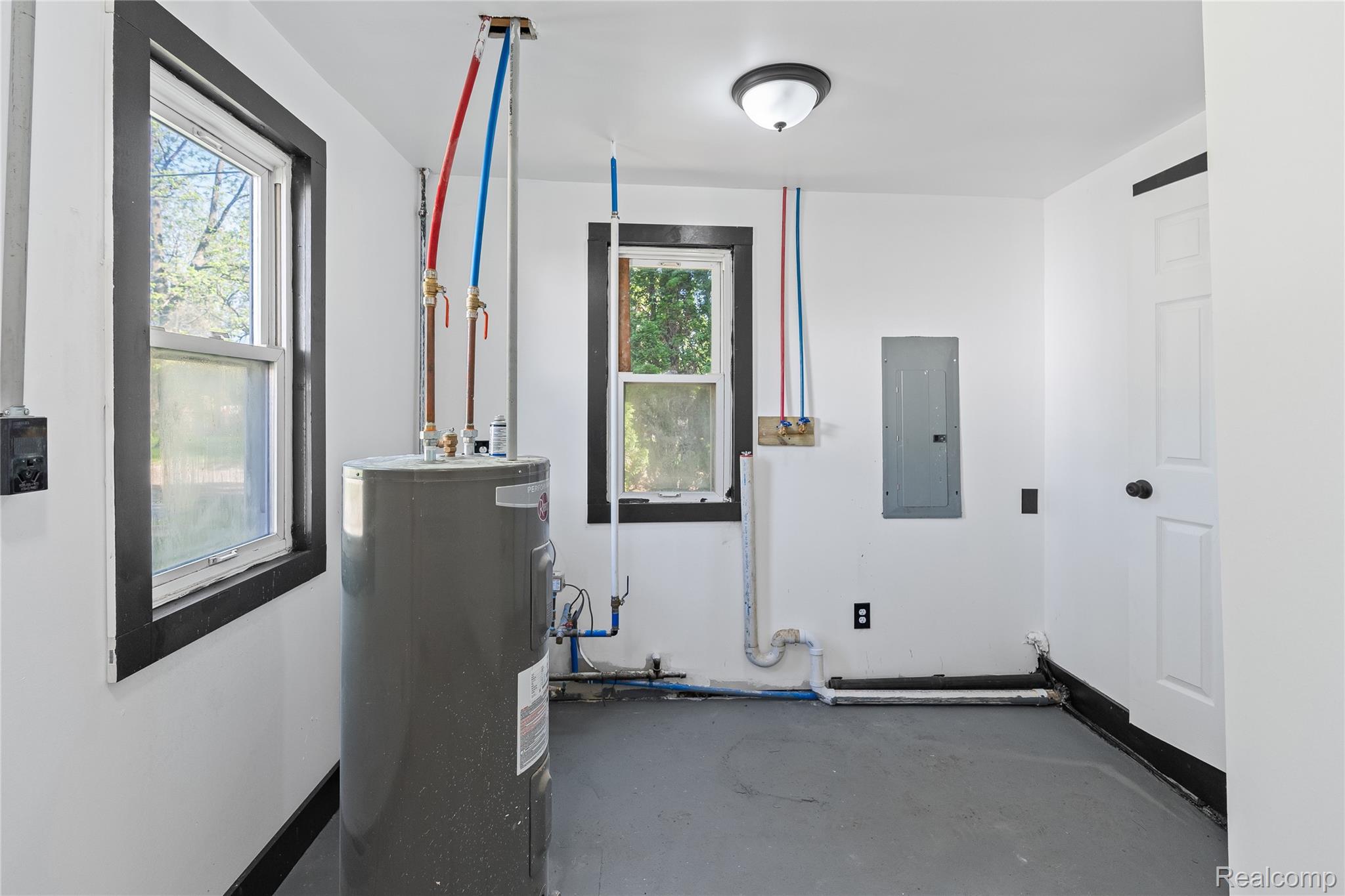 8053 Leadley Avenue Property Photo 17