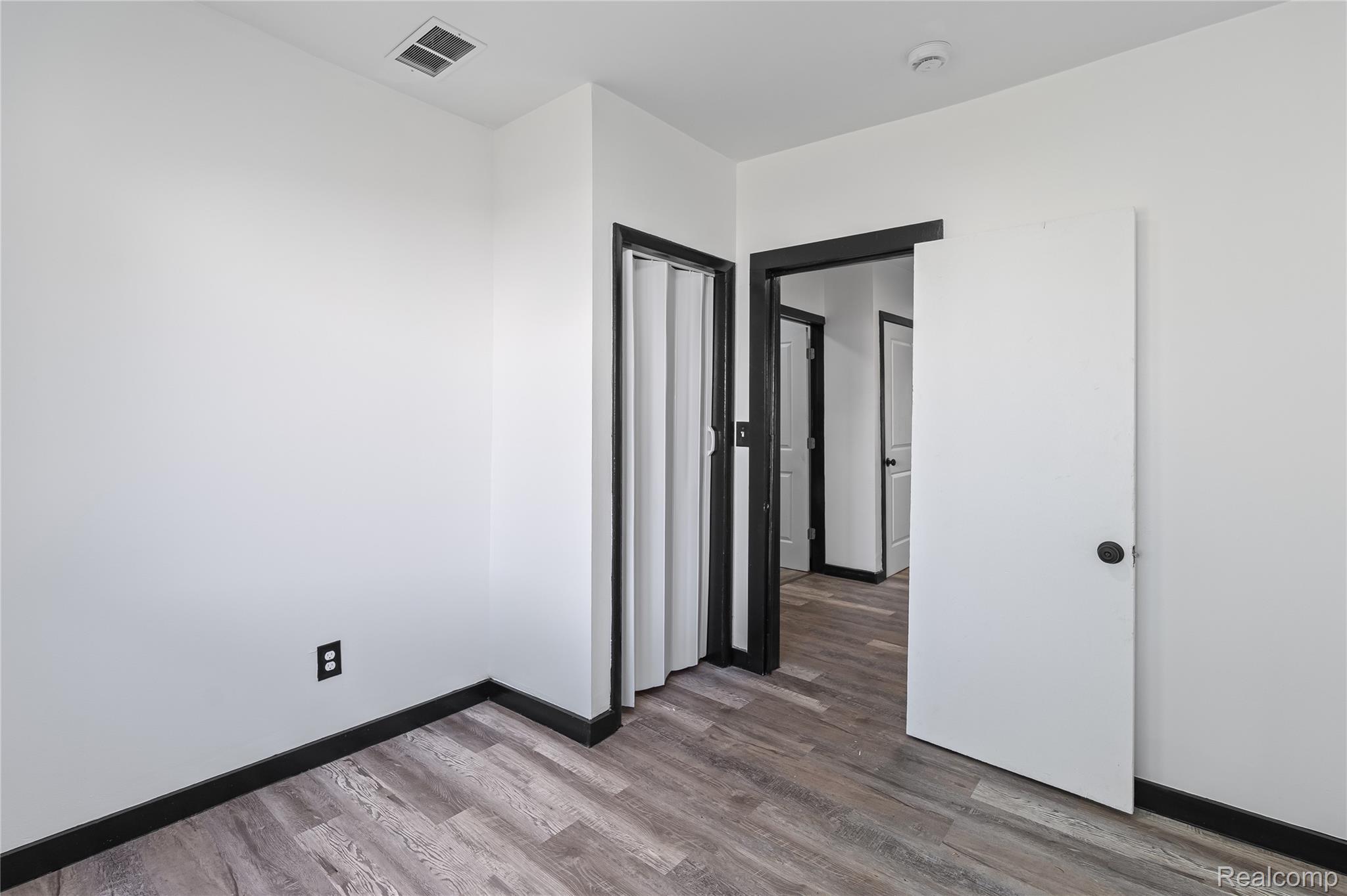 8053 Leadley Avenue Property Photo 19