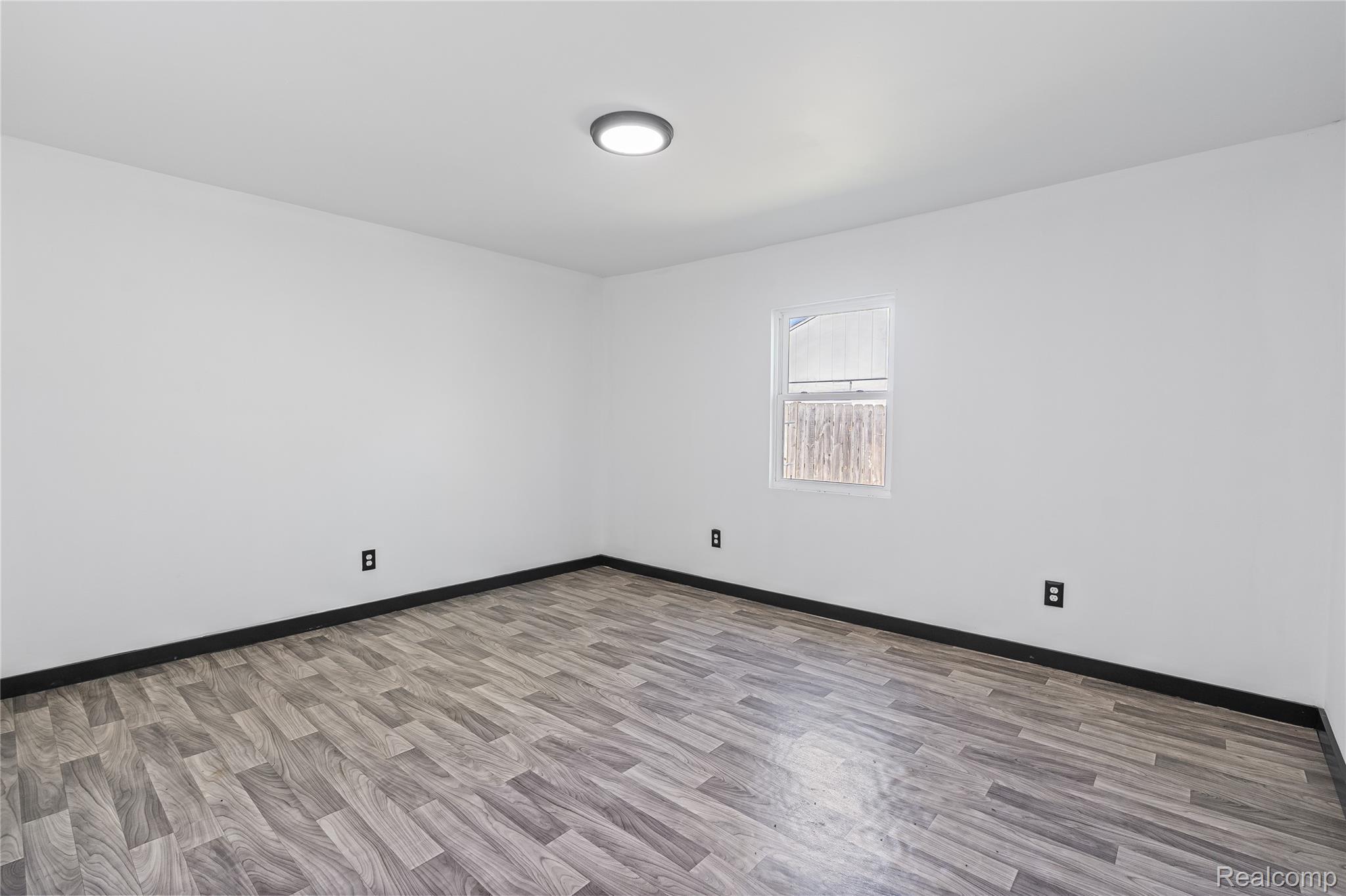 8053 Leadley Avenue Property Photo 20