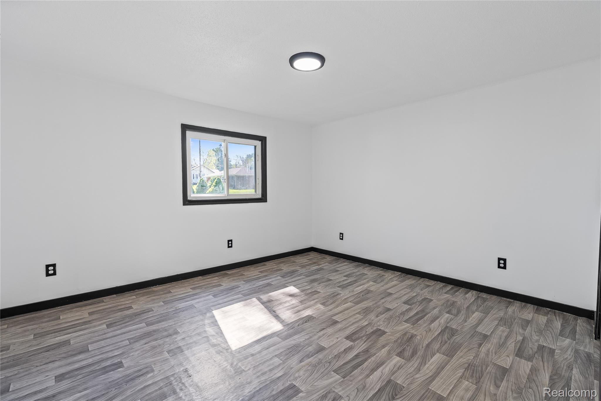 8053 Leadley Avenue Property Photo 22