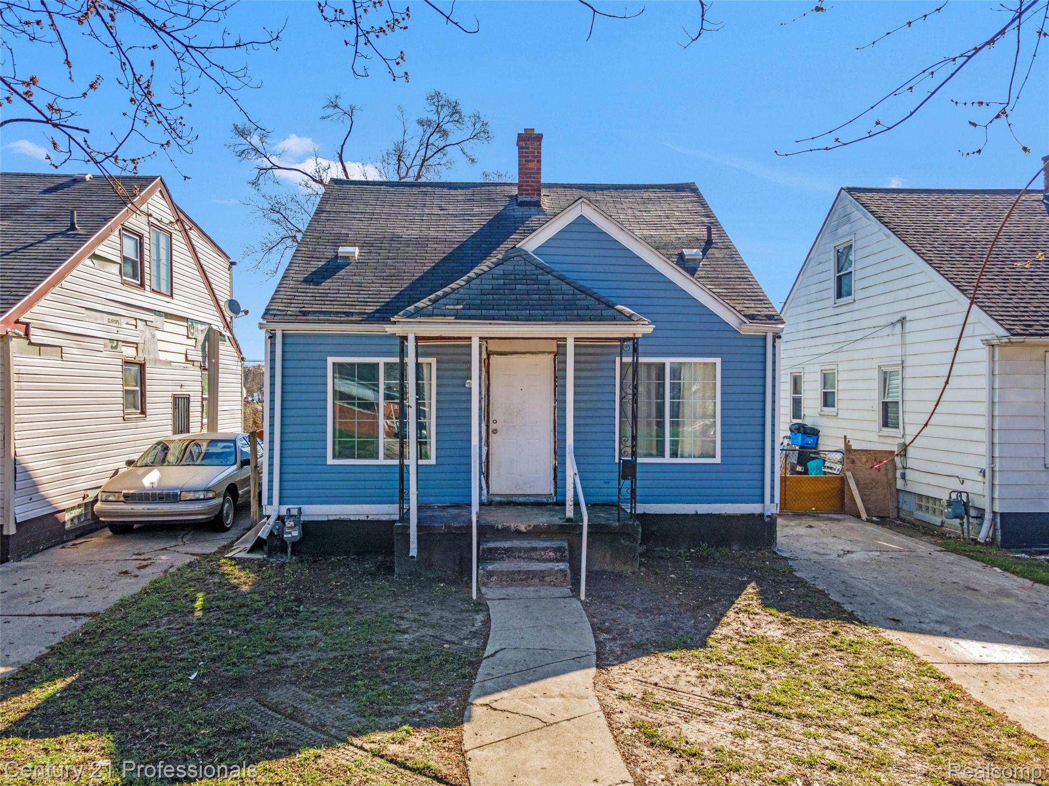 8040 Plainview Avenue Property Photo 1