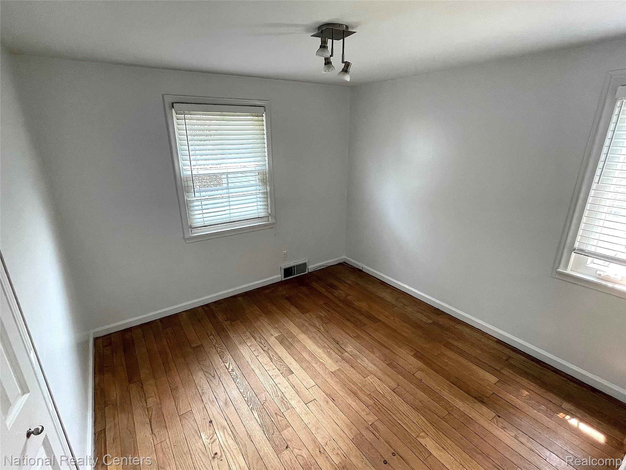 1704 Graefield Road Property Photo 6