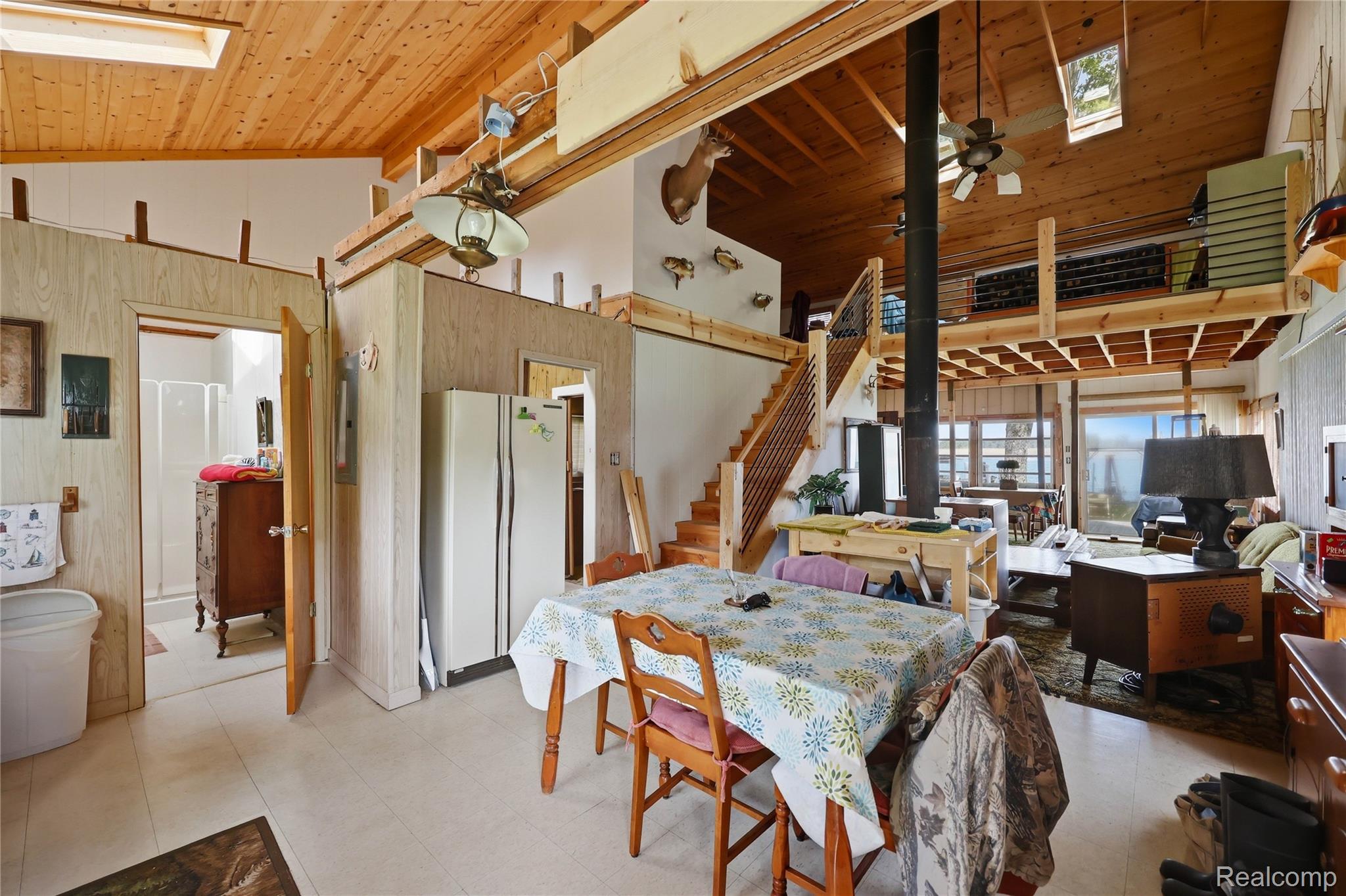 6556 Dickinson Island Property Photo 7
